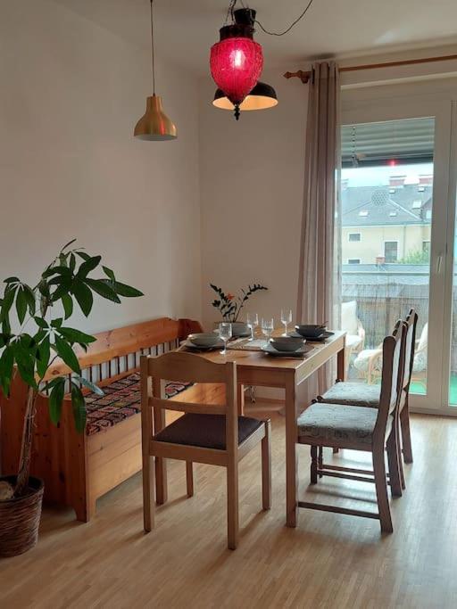 Schöne helle Wohnung mit Whirlpoolbadewanne