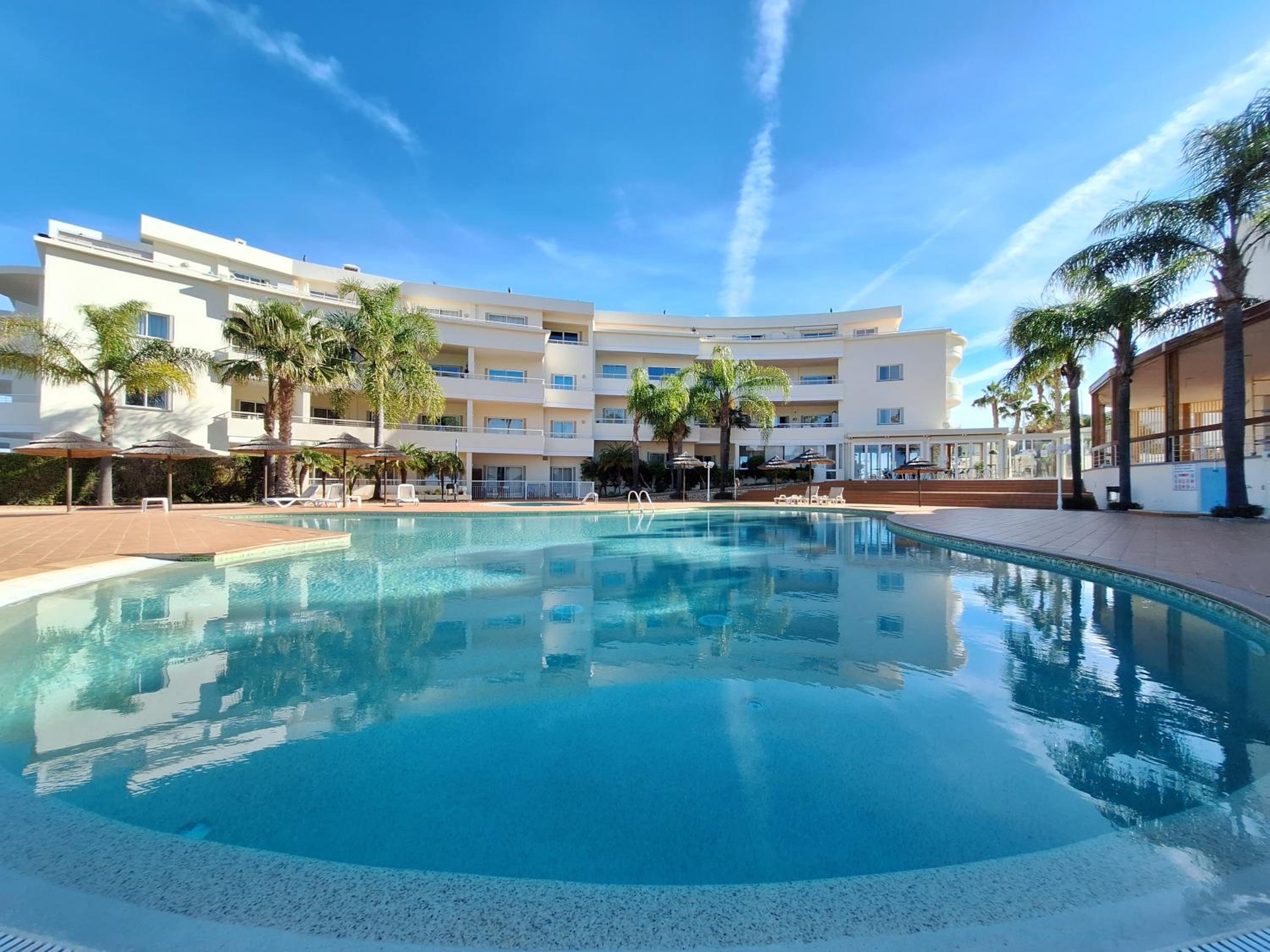 Amazing Studio with Ocean View, Pool and Beach view 3