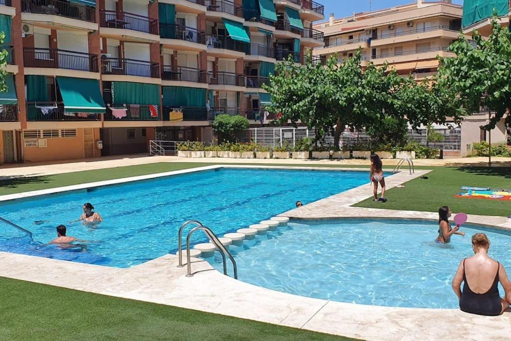 Superbe appartement avec vue mer, piscine et parking privé gratuit