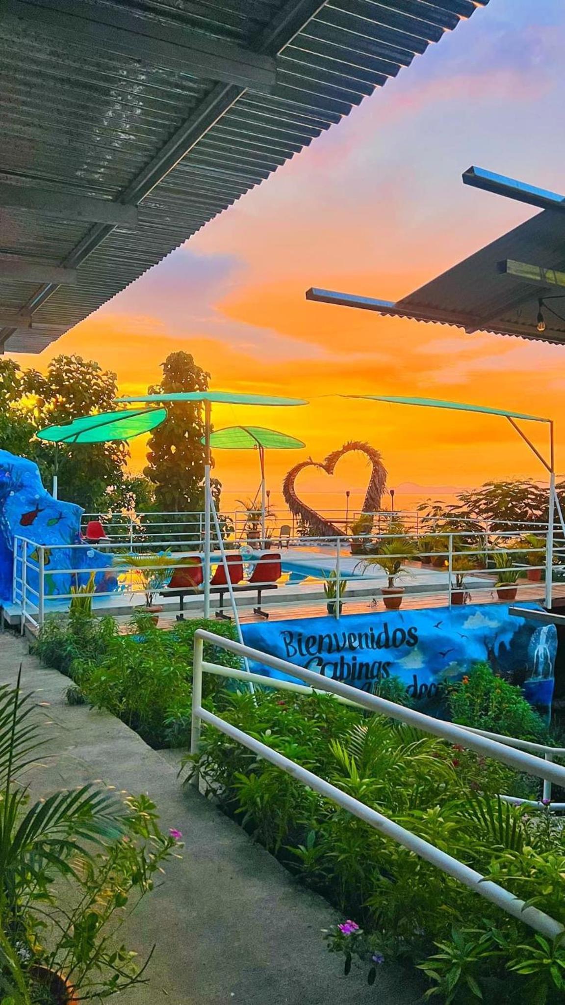 Cabinas Atardecer, Isla Venado
