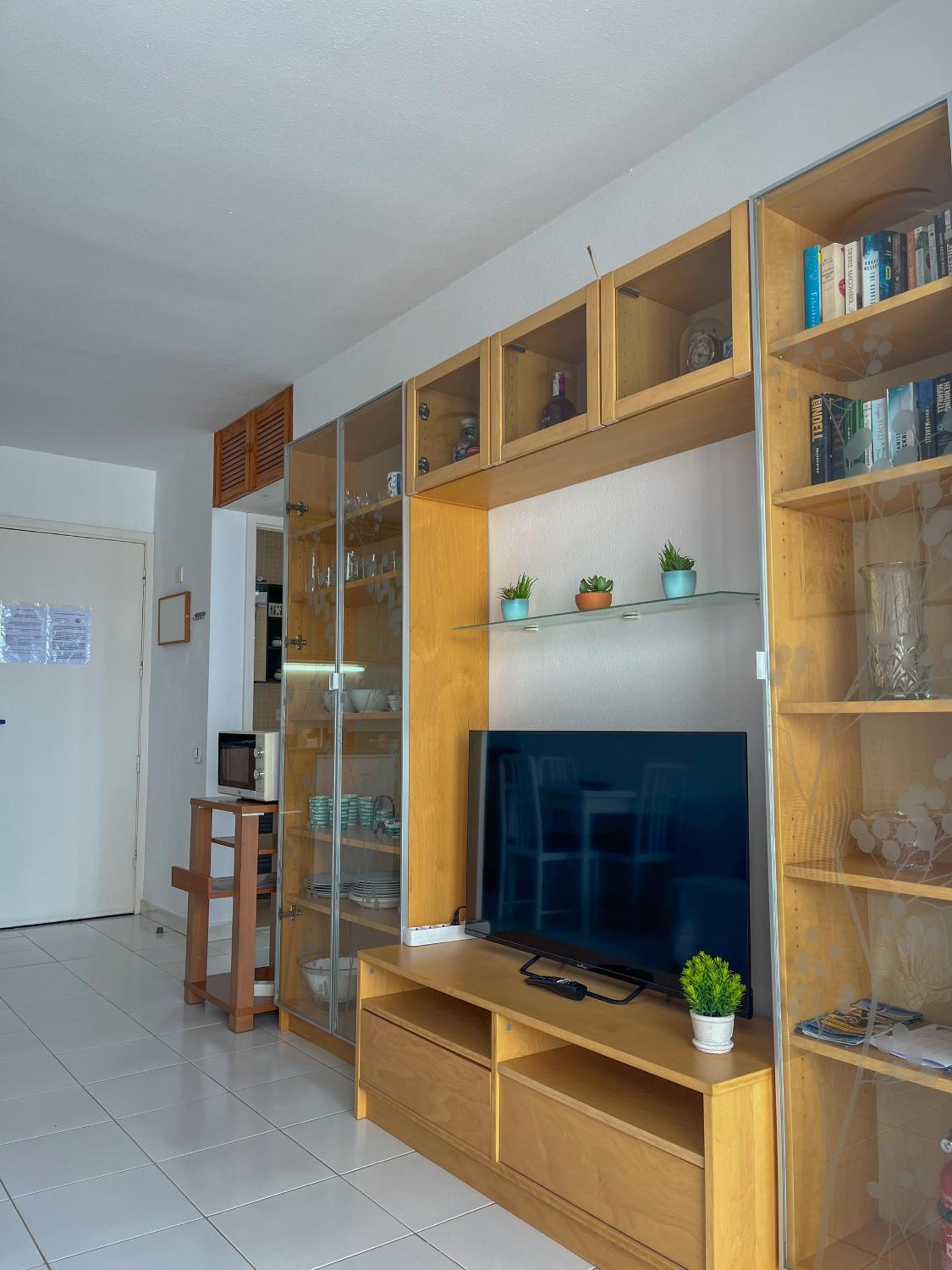 The Mayfair Village apto 305 view 4