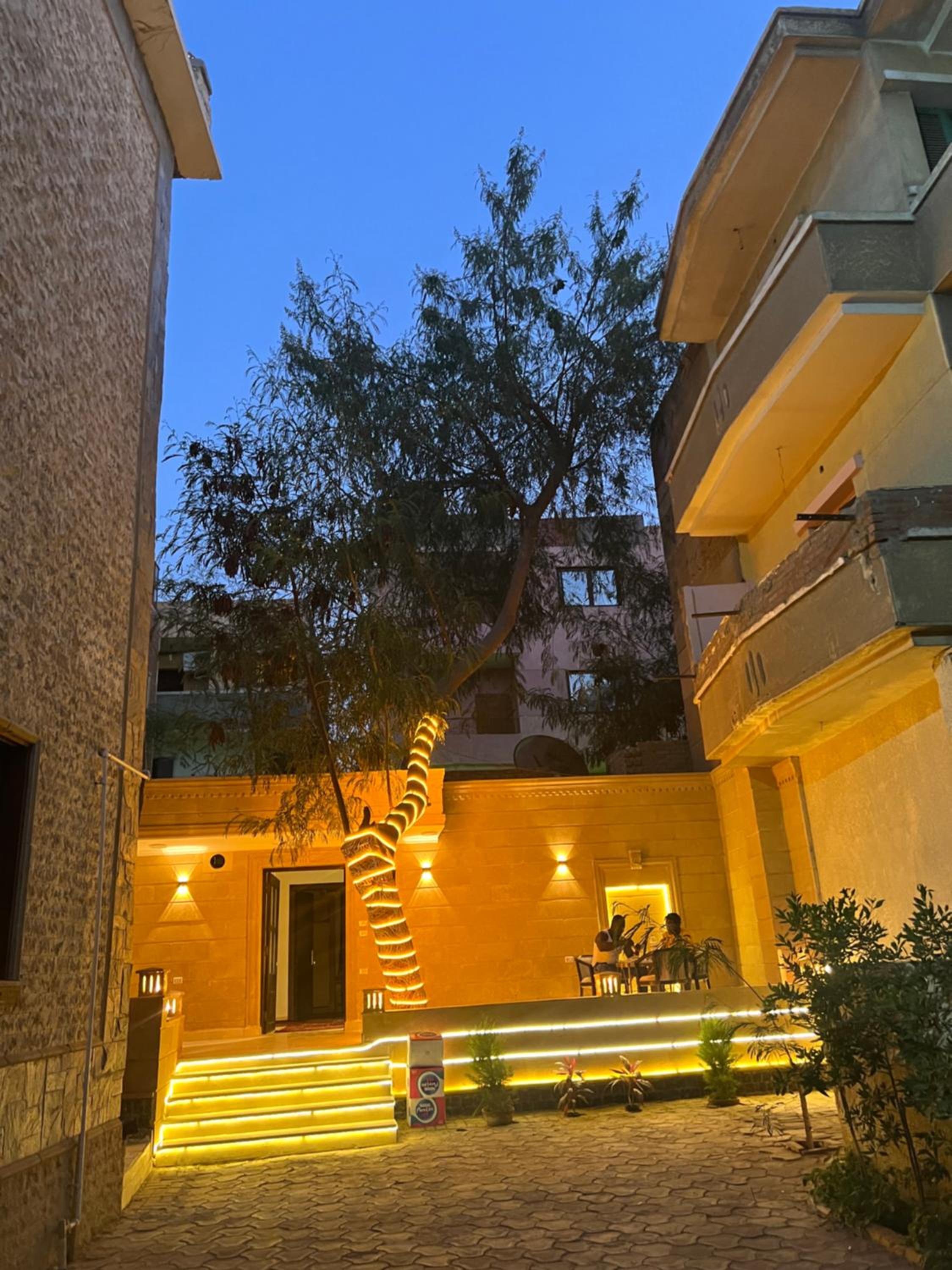Malak pyramids inn