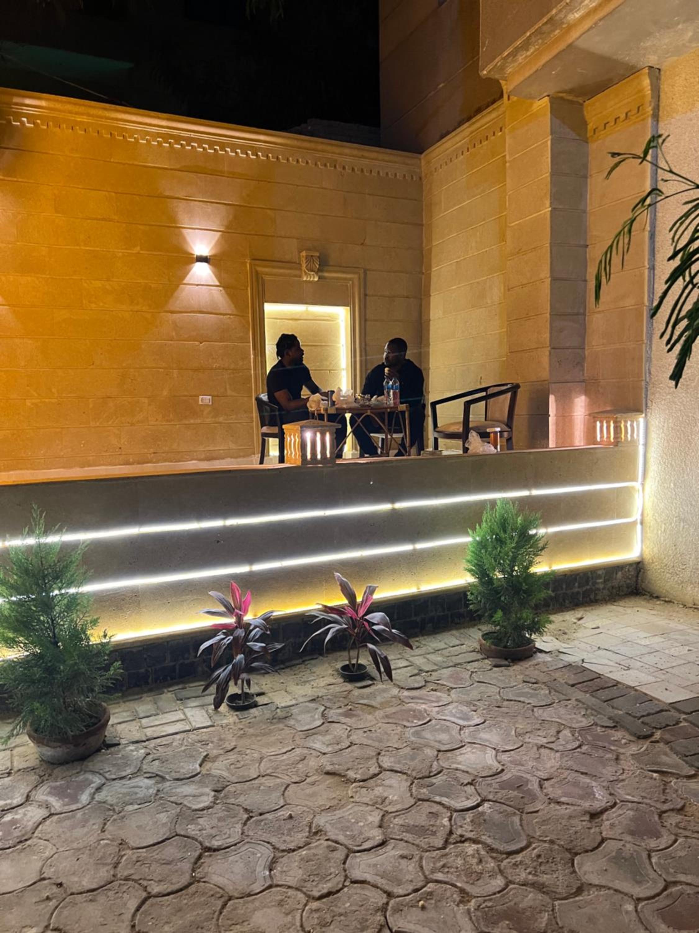 Malak pyramids inn