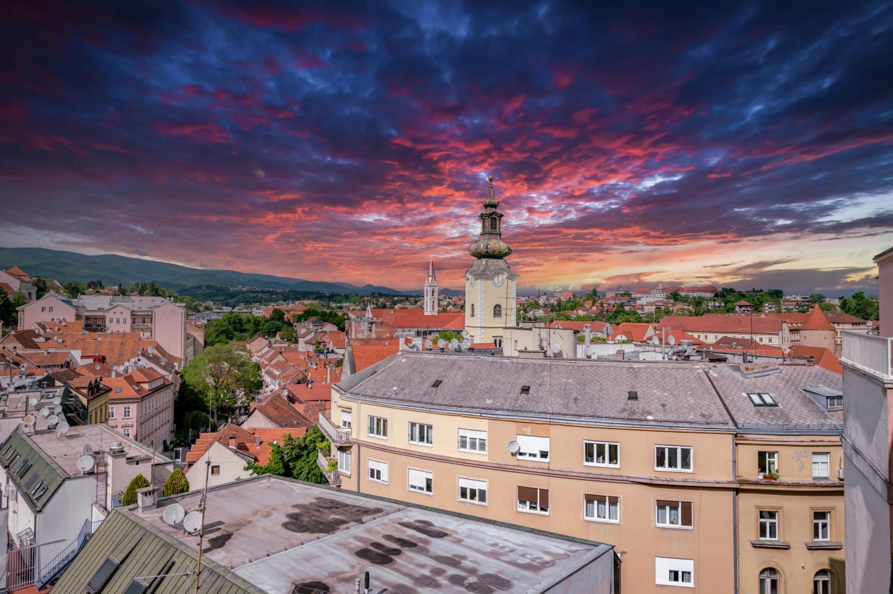 Hotel Grand Square Suite - Tale Of The City