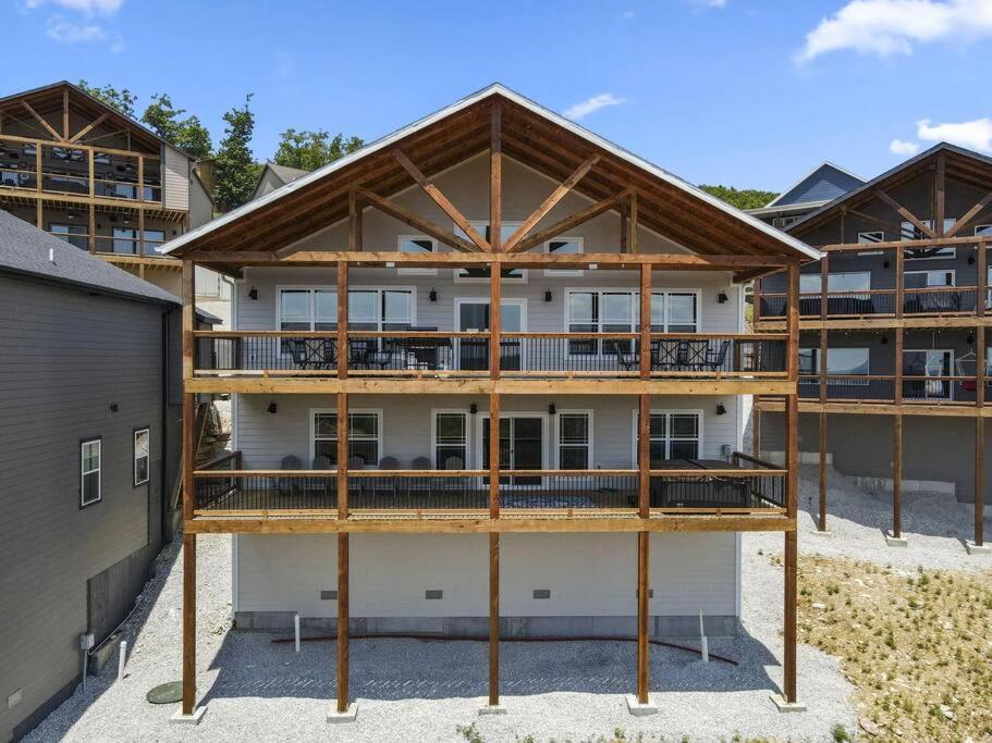 Hotel The Lake Fish-Amazing Views-Sleeps 24-indoor-outdoor pools - Image 1