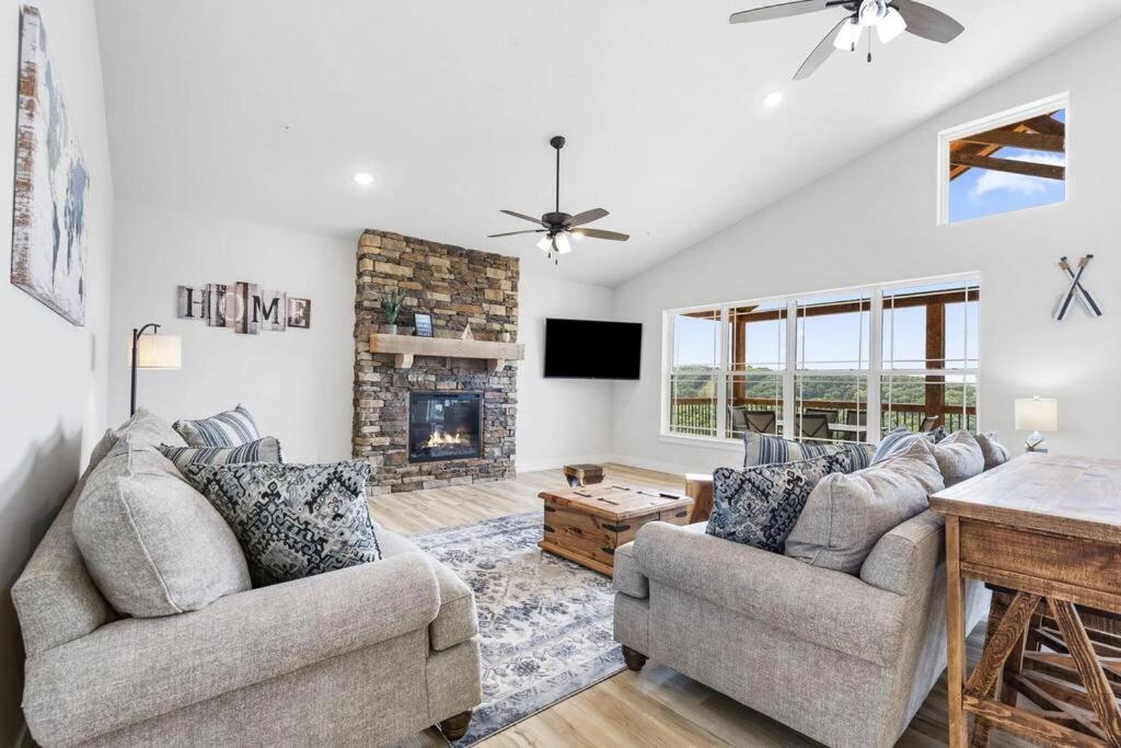 The Lake Fish-Amazing Views-Sleeps 24-indoor-outdoor pools view 4