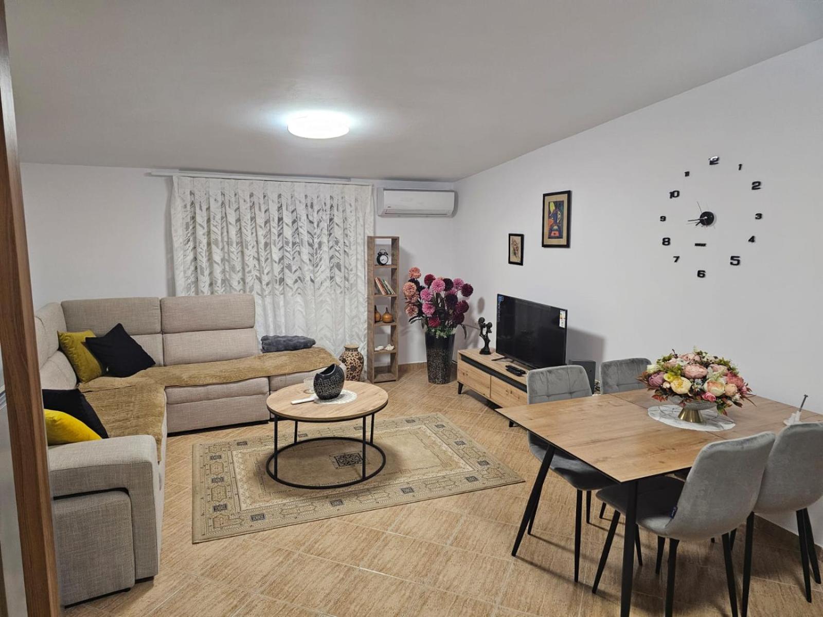 Xhejn's Veranda 7