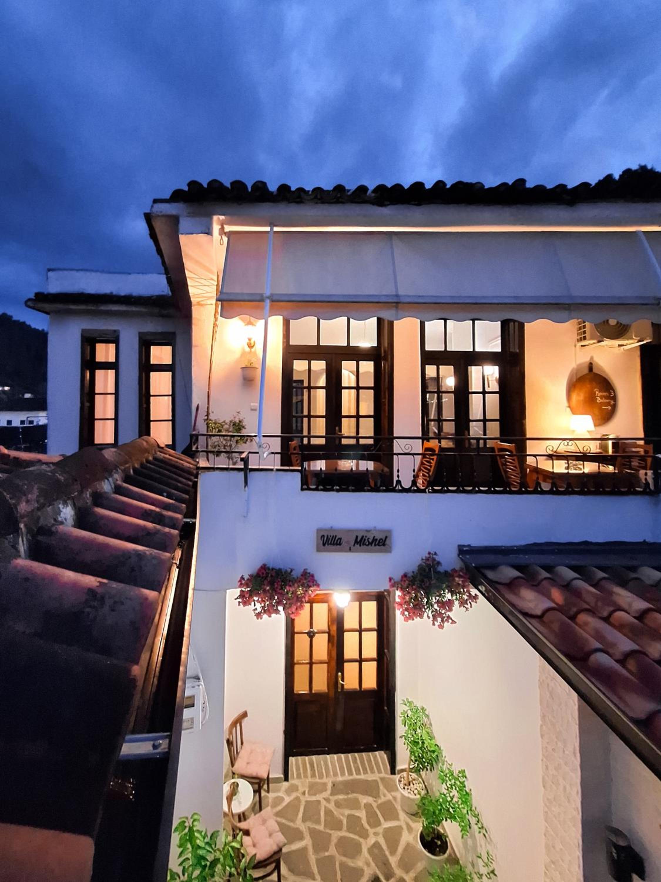 Villa Mishel