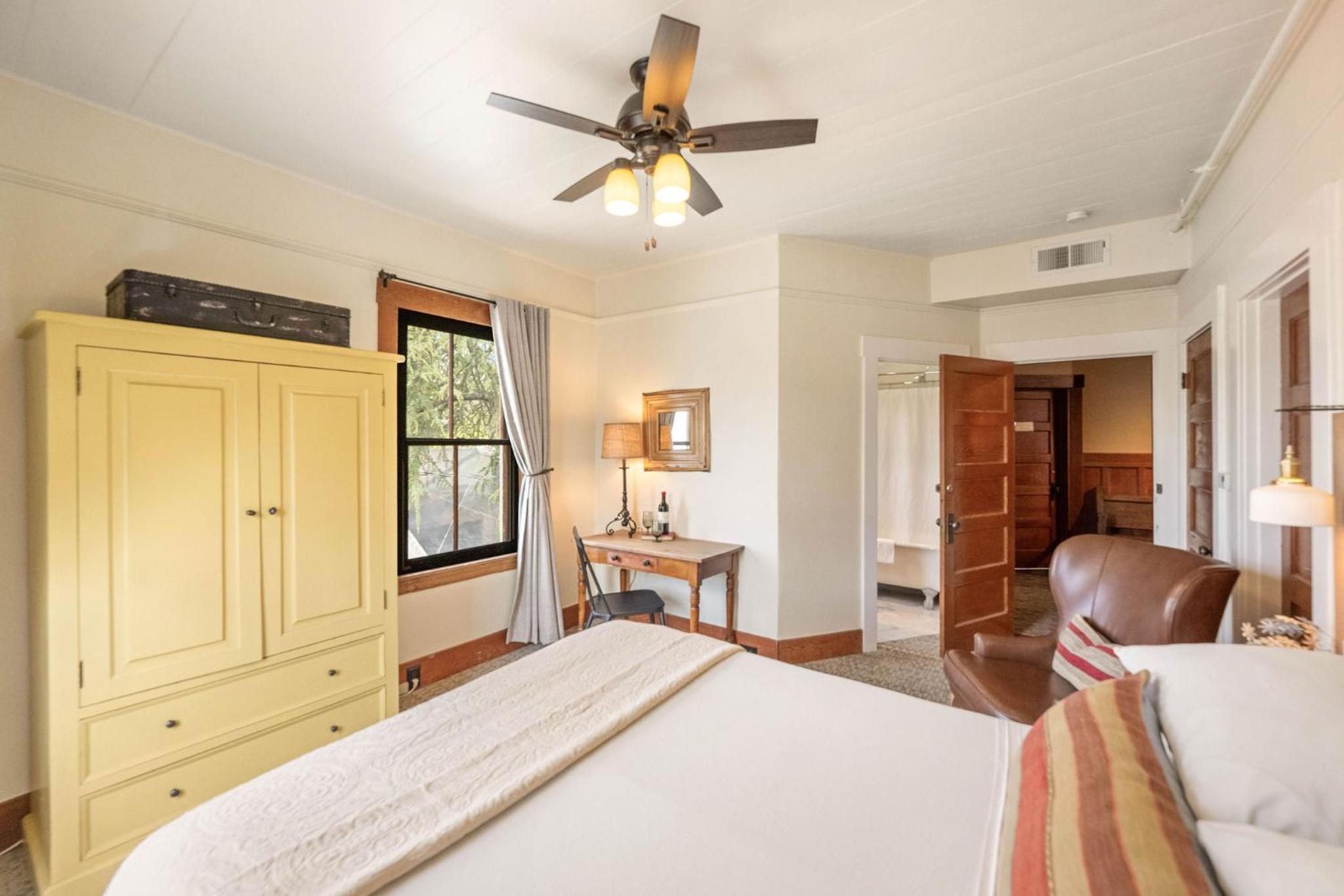 Sonoma Hotel