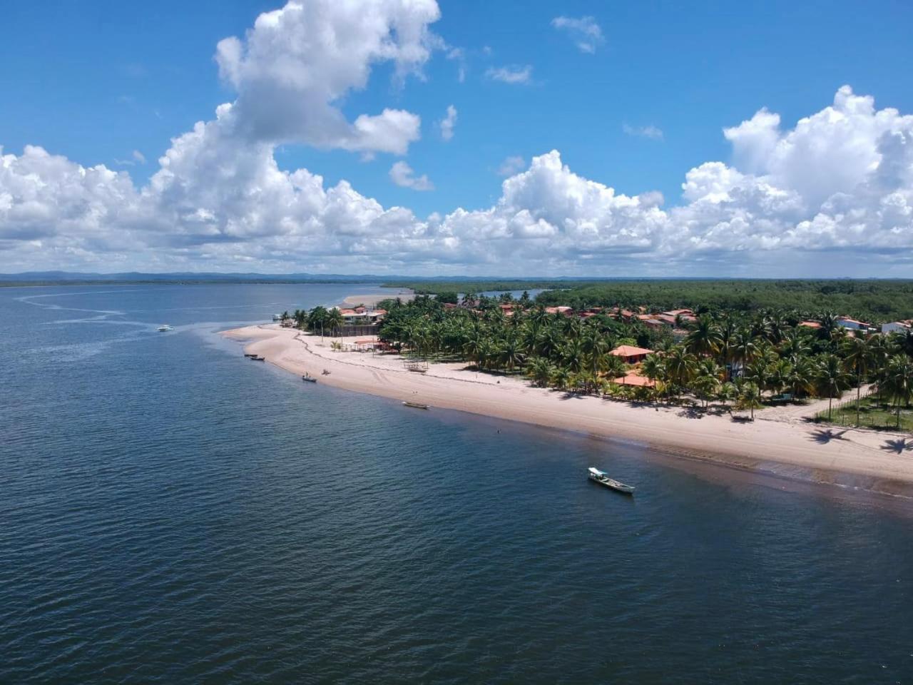 Casa a Beira mar na Barra do Serinhaem Ituberá - Bahia - Brasil