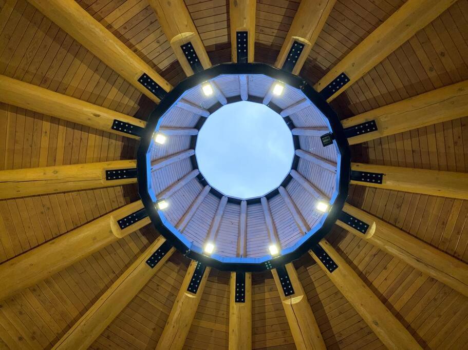 Victoria Vacations - LOCATION LOCATION LOCATION IMMACULATE 1 BEDROOM SUITE - Property Image 26