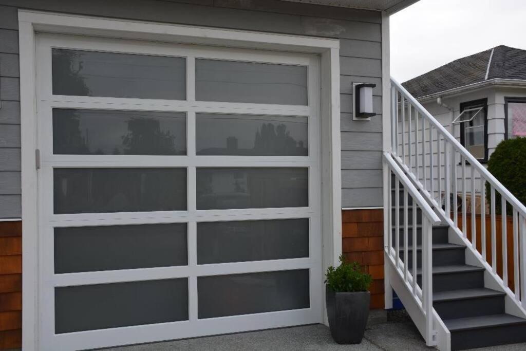 Victoria Vacations - LOCATION LOCATION LOCATION IMMACULATE 1 BEDROOM SUITE - Property Image 54