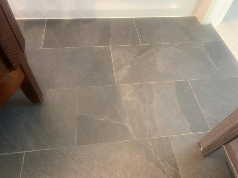 Victoria Vacations - LOCATION LOCATION LOCATION IMMACULATE 1 BEDROOM SUITE - Property Image 52