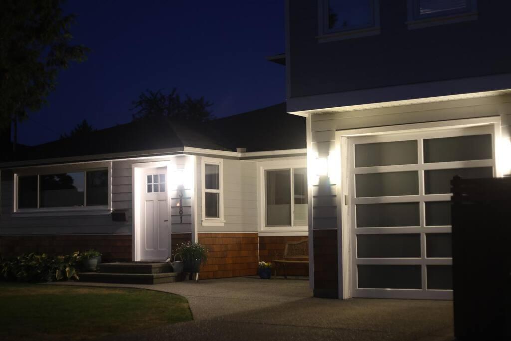 Victoria Vacations - LOCATION LOCATION LOCATION IMMACULATE 1 BEDROOM SUITE - Property Image 73