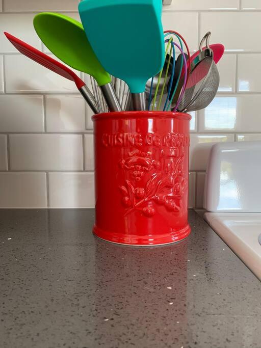 Victoria Vacations - LOCATION LOCATION LOCATION IMMACULATE 1 BEDROOM SUITE - Property Image 18