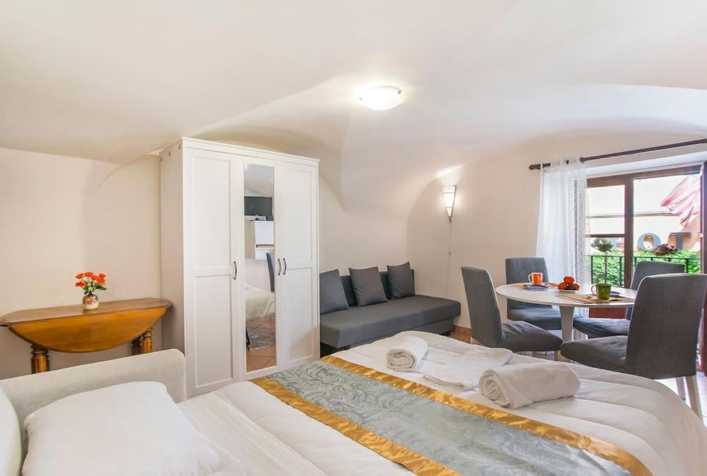 Vatican Borgo Gem Stay