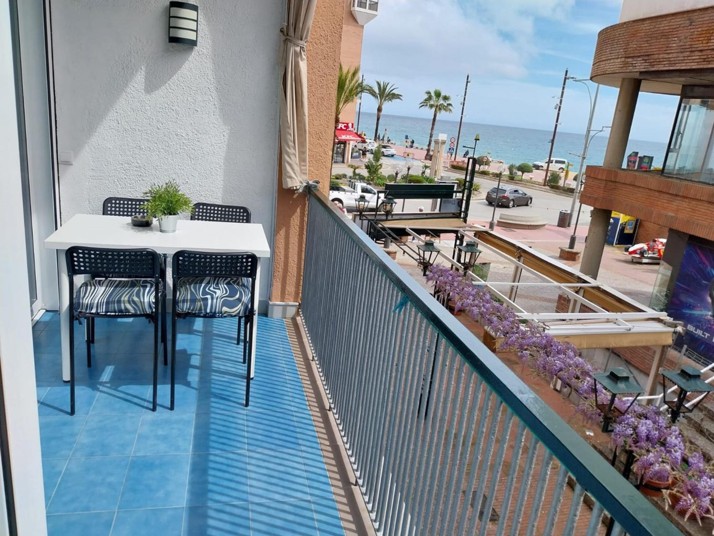 APARTAMENTO con TERRAZA VISTAS AL MAR