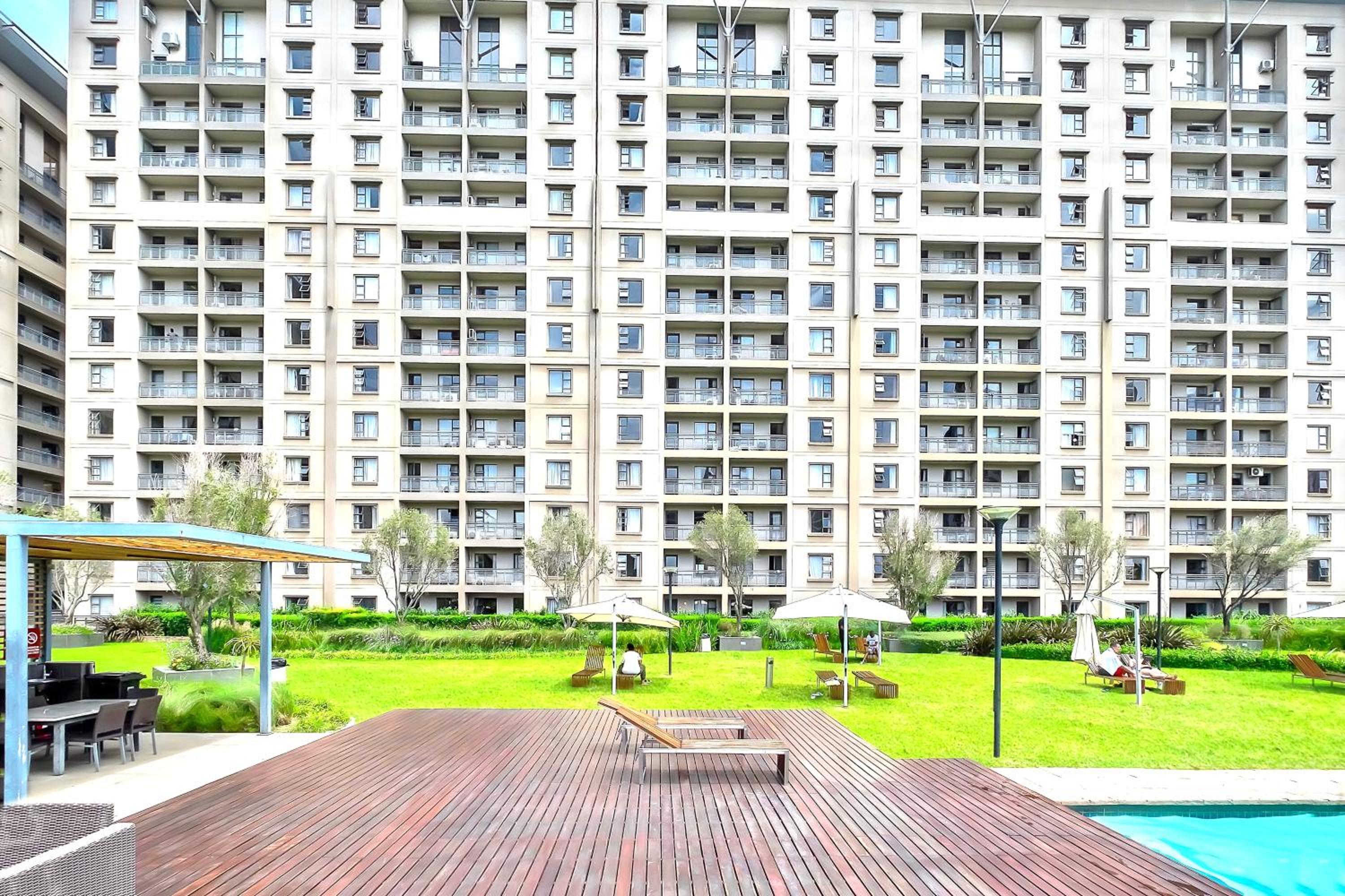 Sandton Lux, 2 Bedroom & 2 Ensuite, No Load shedding