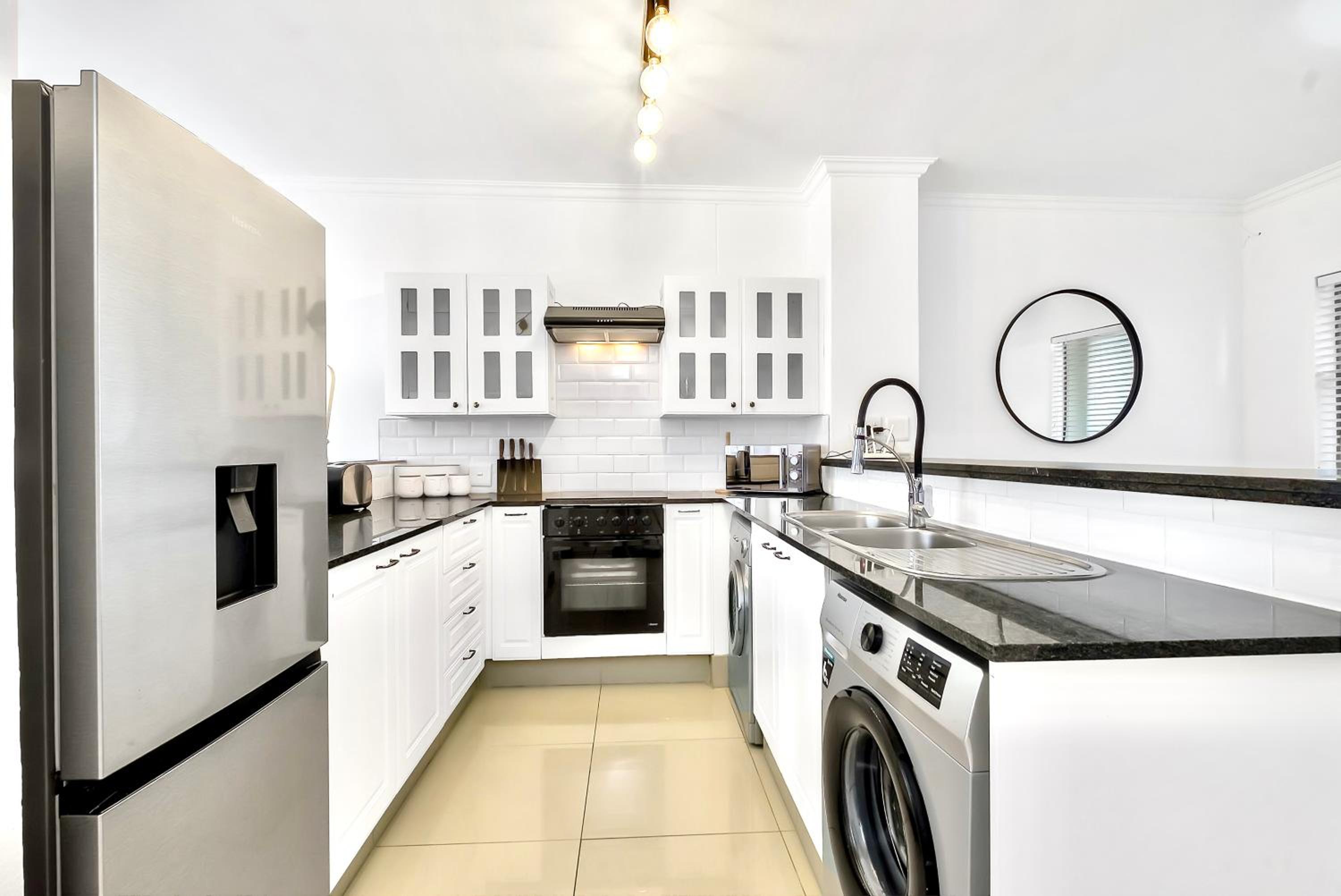 Sandton Lux, 2 Bedroom & 2 Ensuite, No Load shedding