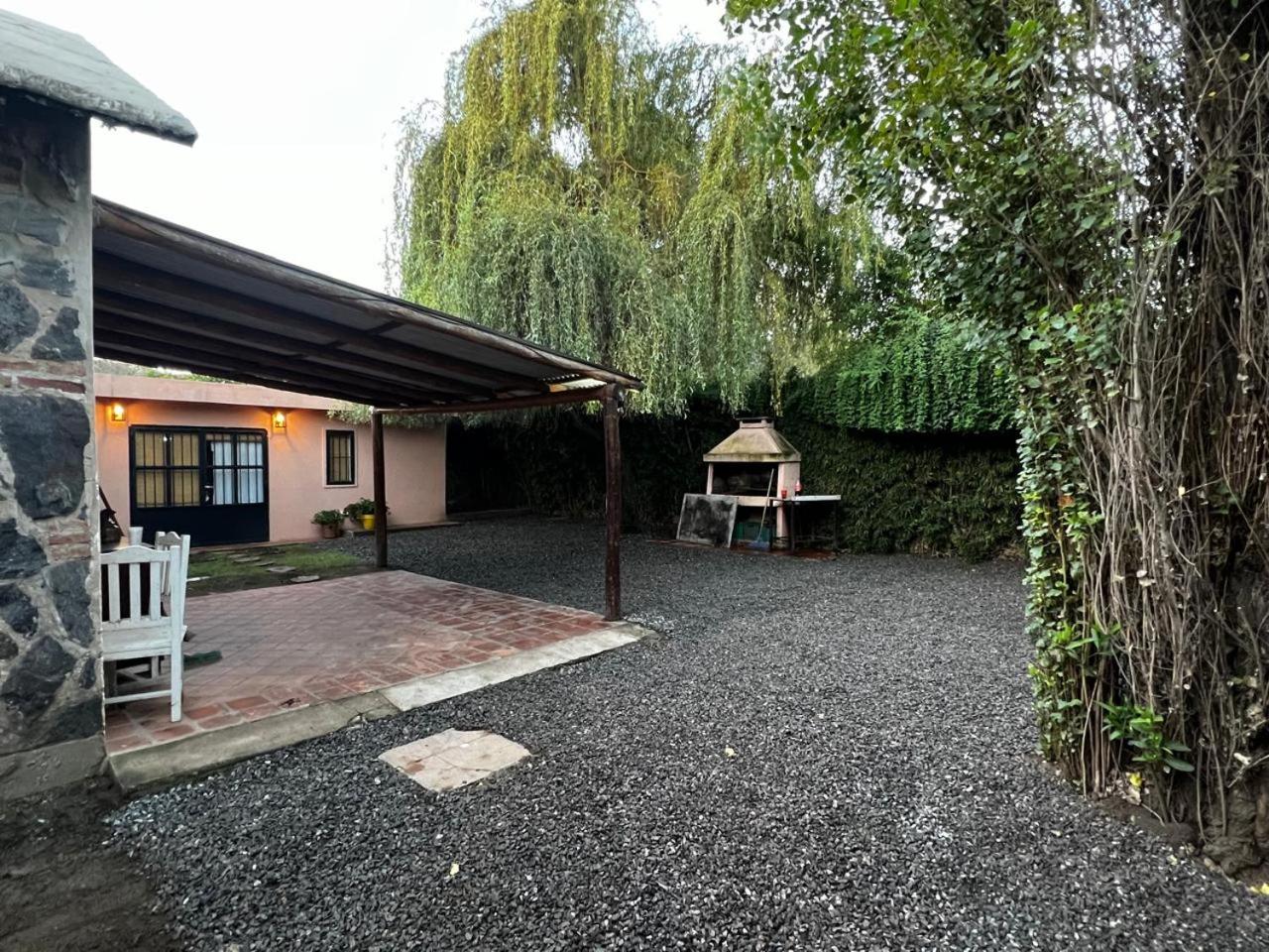 La casa de piedra de Altos del Golf