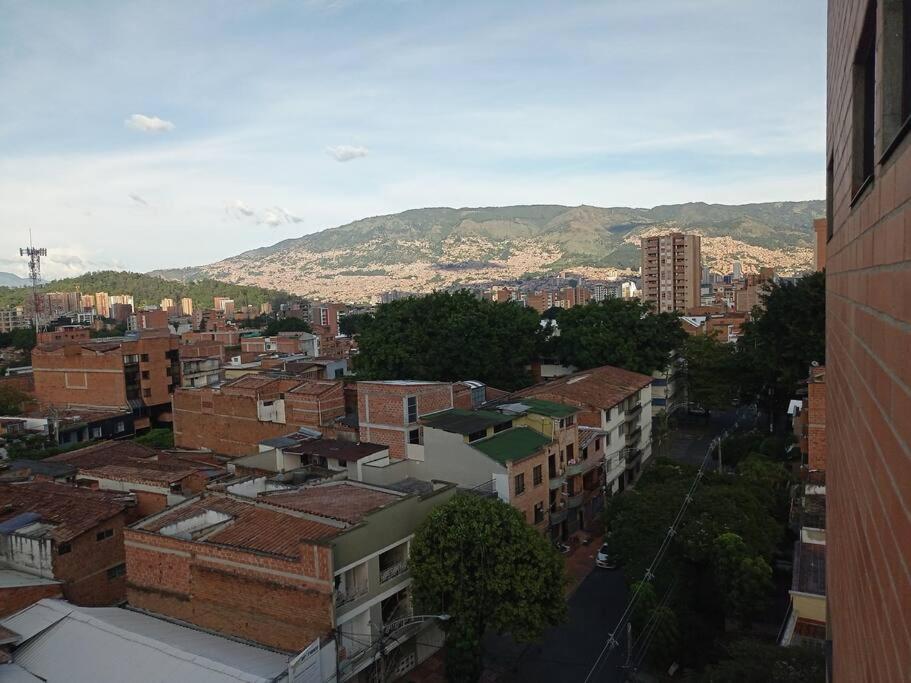 Apartaestudio completo en Laureles