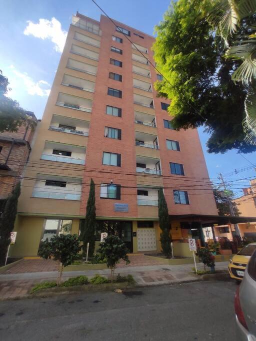 Apartaestudio completo en Laureles