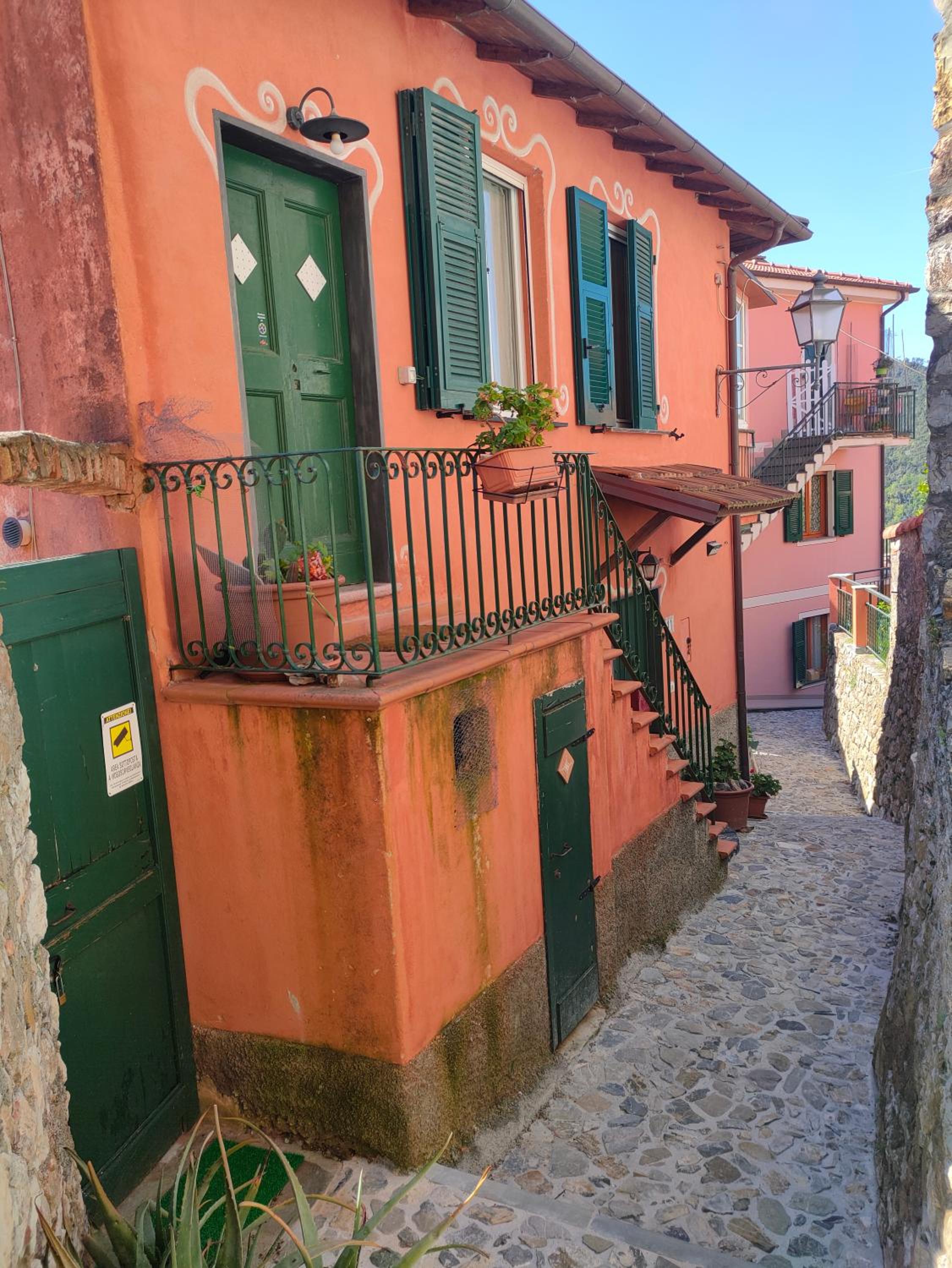 Appartamento tra le Cinque Terre, Camogli e Portofino con scorcio mare all'orizzonte