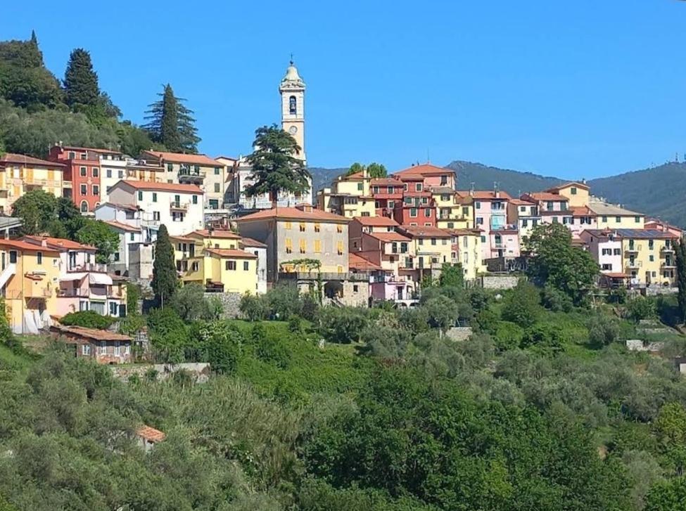 Appartamento tra le Cinque Terre, Camogli e Portofino con scorcio mare all'orizzonte