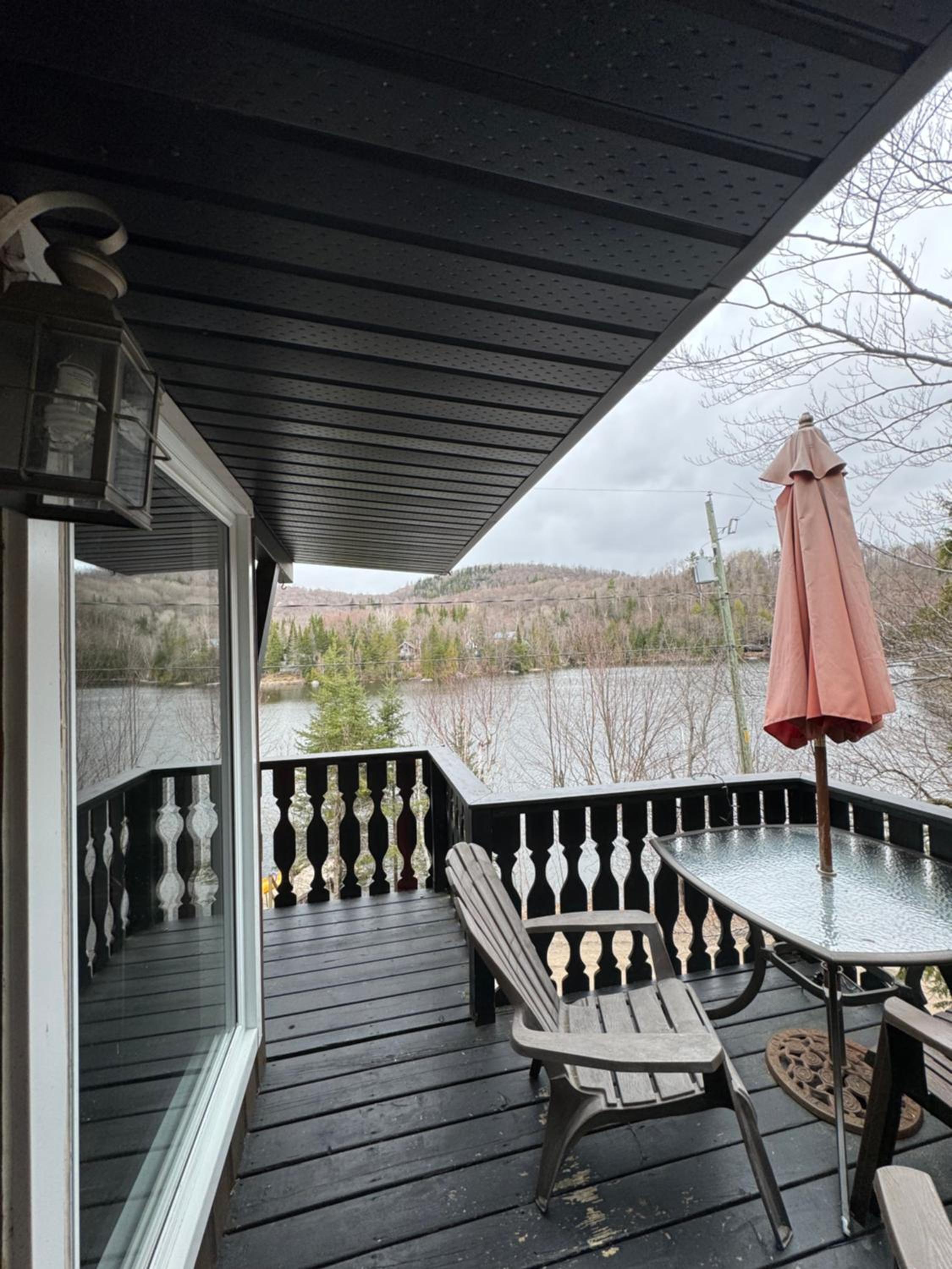 Chalet Alpin Suisse Au Bord Du Lac
