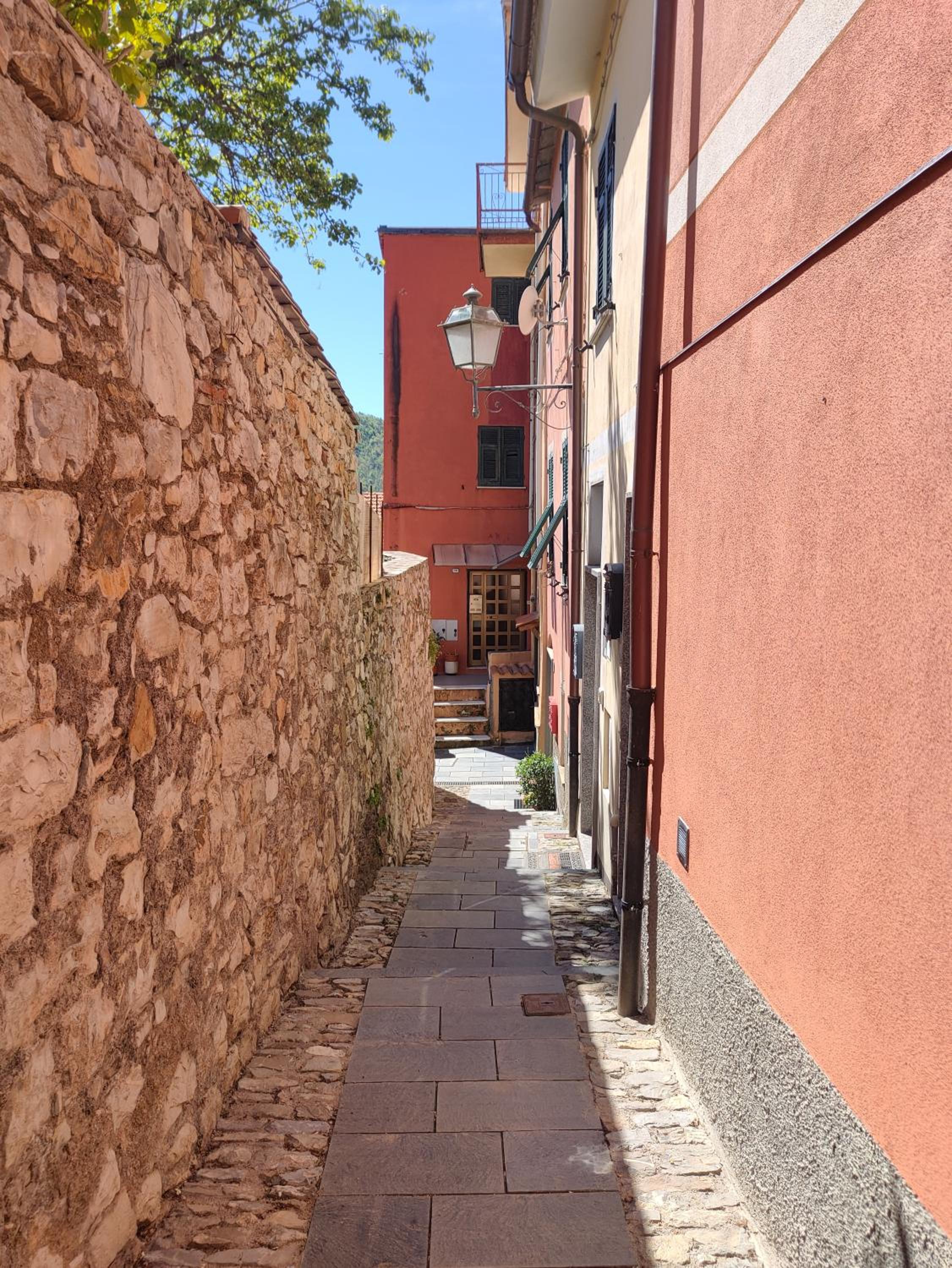 Appartamento tra le Cinque Terre, Camogli e Portofino con scorcio mare all'orizzonte