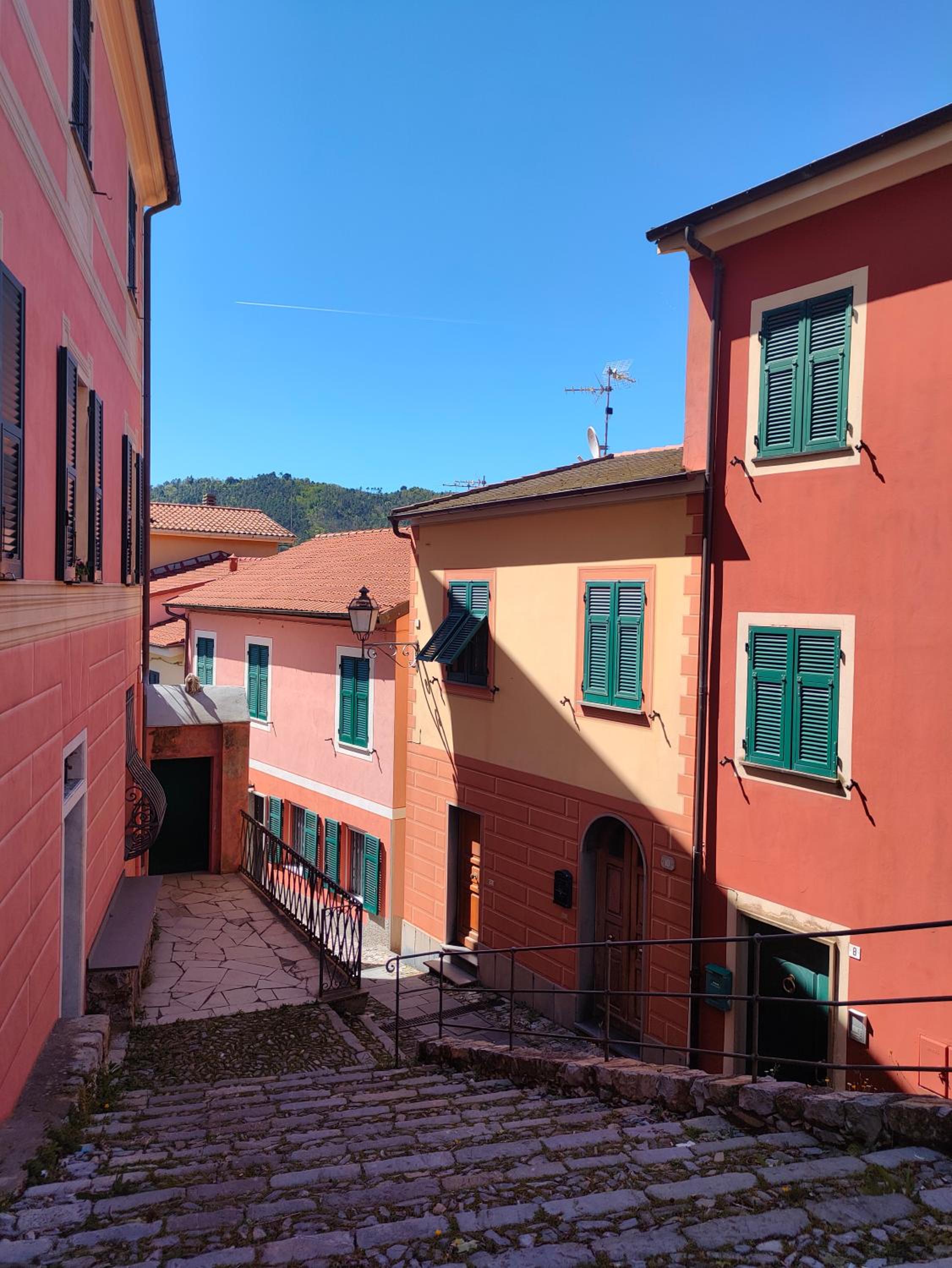 Appartamento tra le Cinque Terre, Camogli e Portofino con scorcio mare all'orizzonte