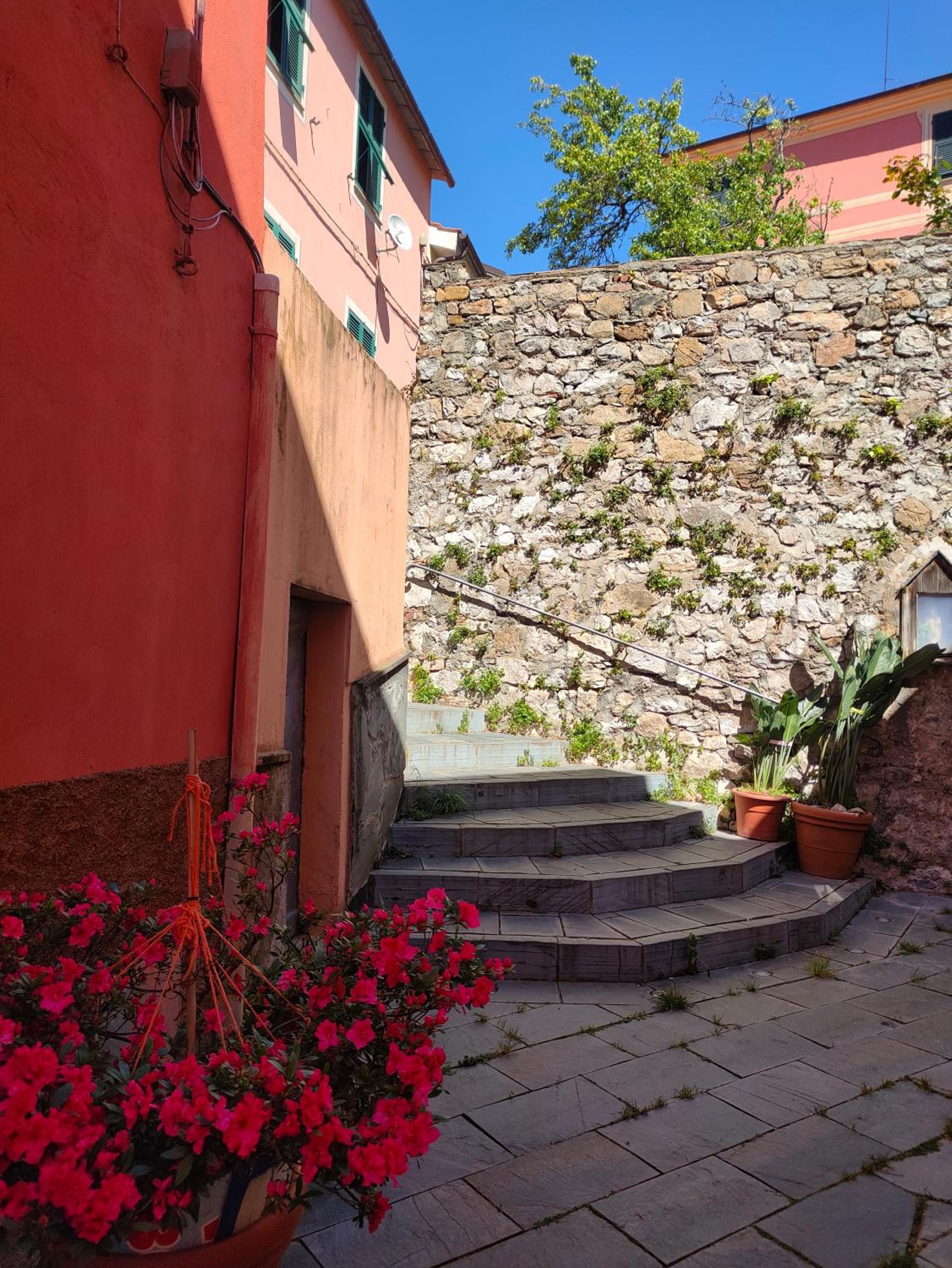 Appartamento tra le Cinque Terre, Camogli e Portofino con scorcio mare all'orizzonte