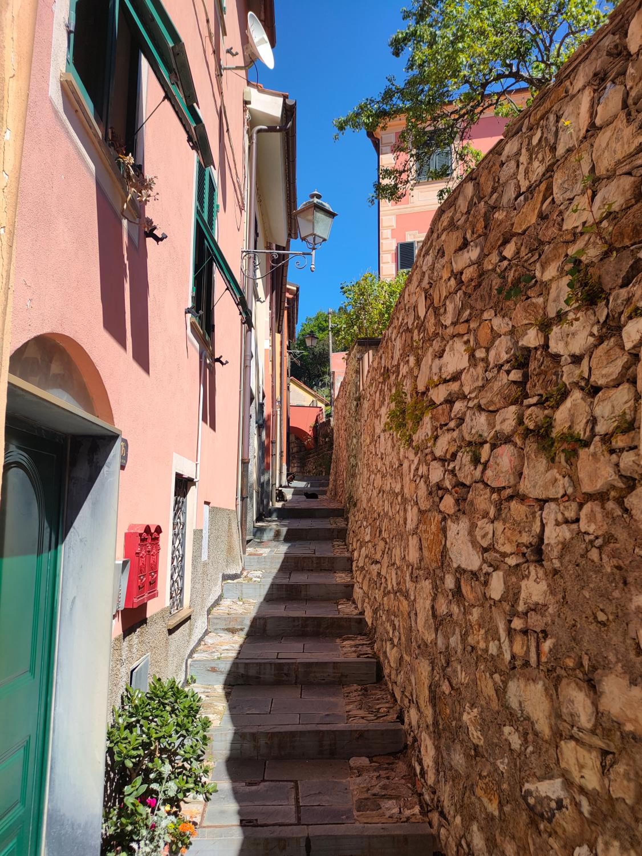 Appartamento tra le Cinque Terre, Camogli e Portofino con scorcio mare all'orizzonte