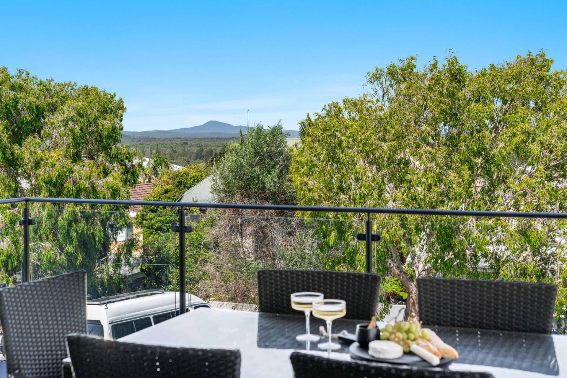 Pilotage 1 - Style, Views & Perfect Location - Holiday Yamba