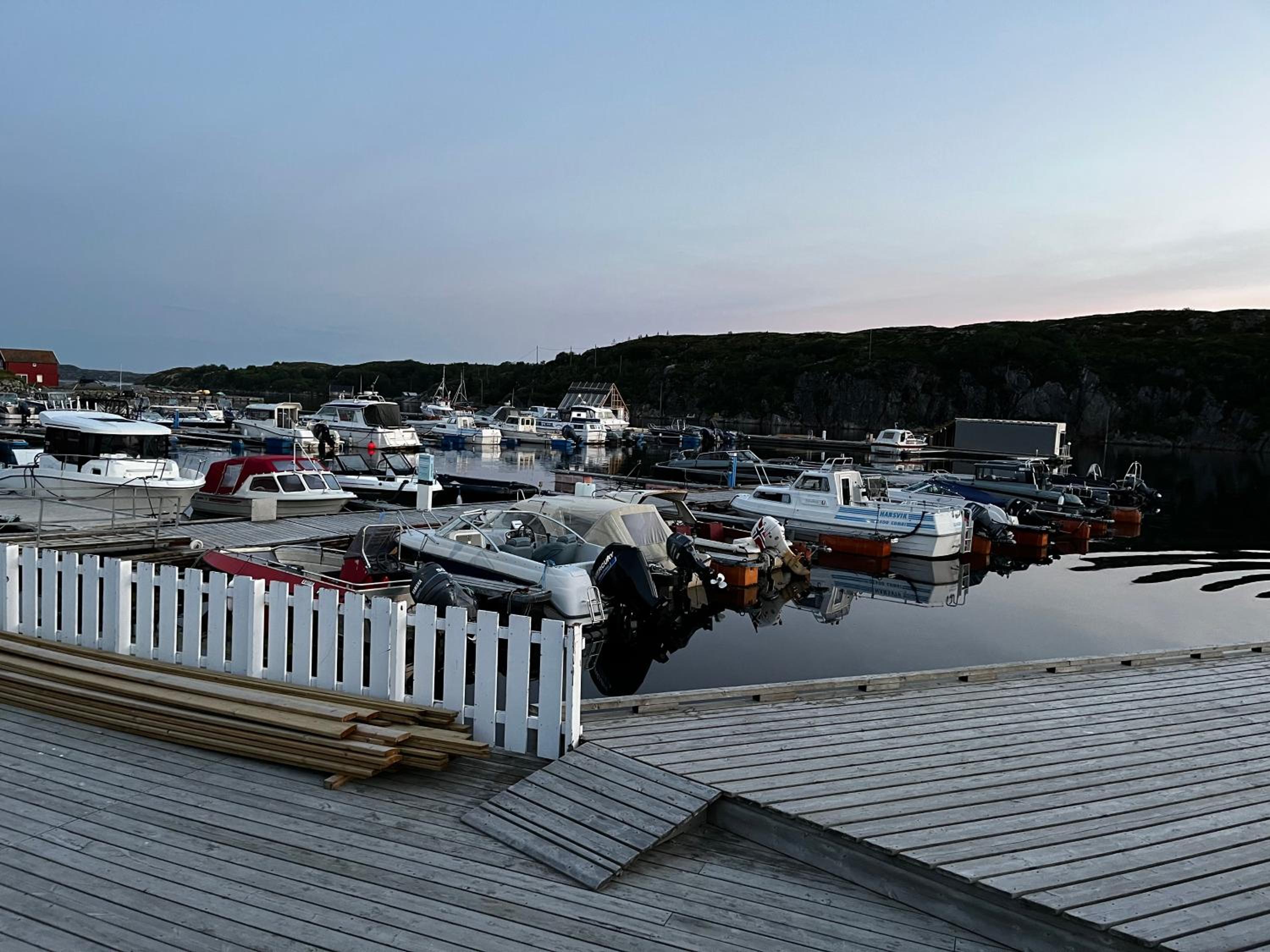 Feriehus nær sjøen på Kvenvær