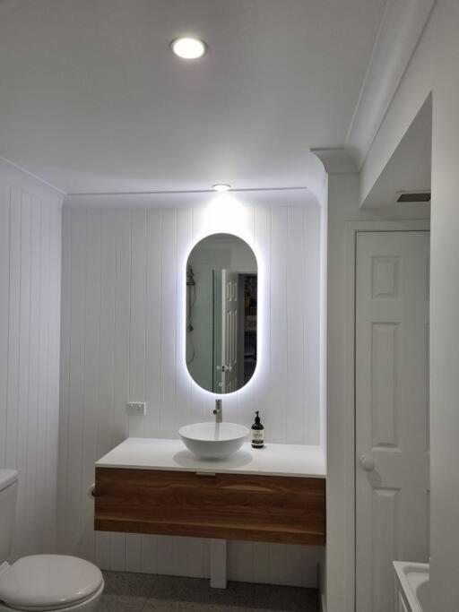 Burleigh Beach Apartment - Self Catering