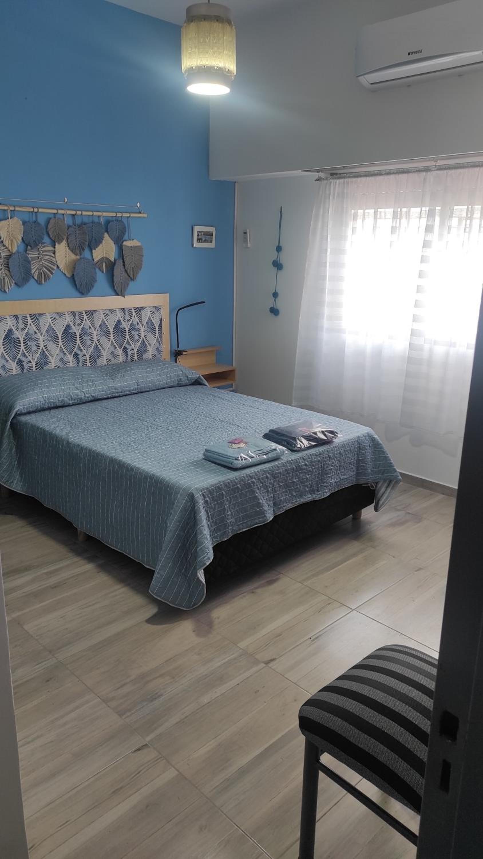 casa con garaje rejas pileta y camaras a 24 minutos del aeropuerto Ezeiza Amplio parque para mascotas tranfer las 24 horas