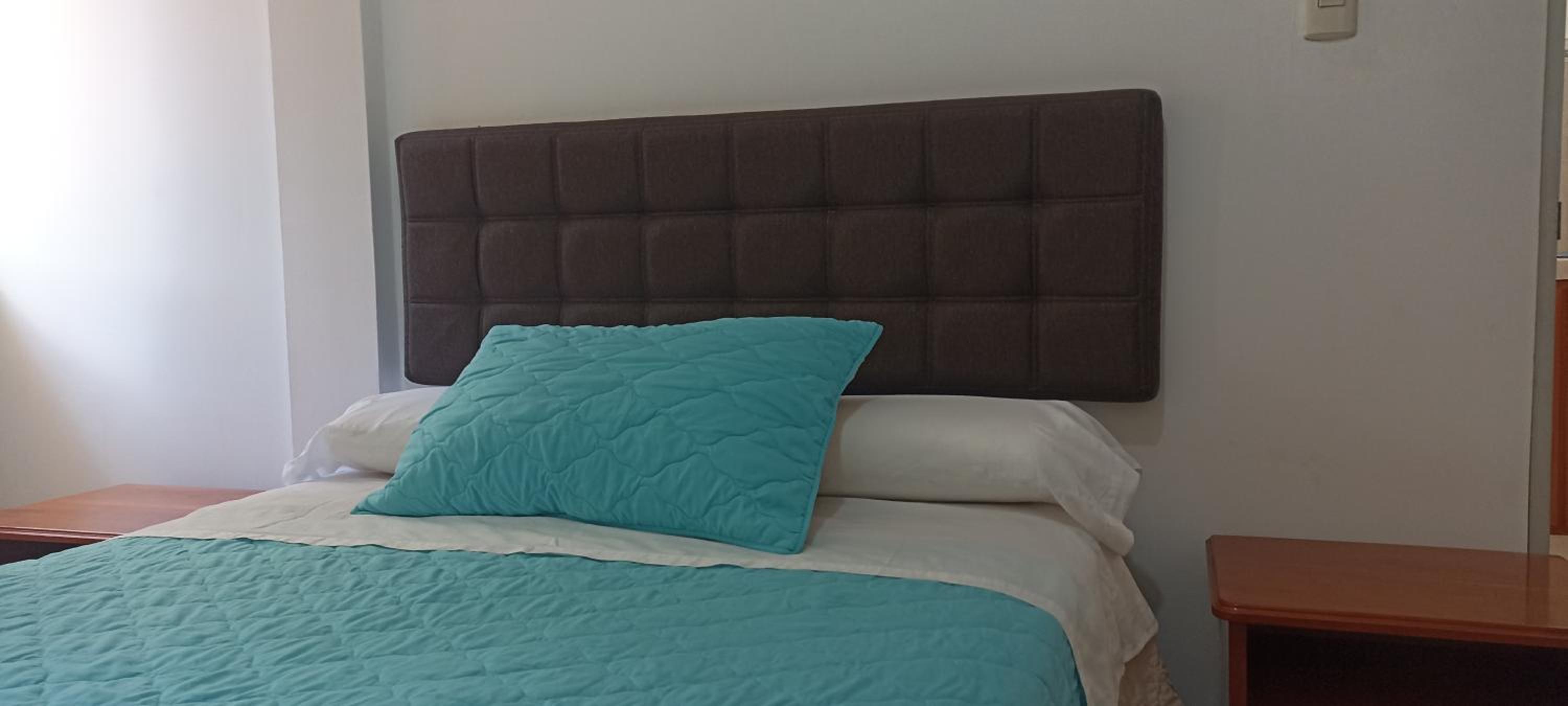 Teresita's House Suites con cocina privada , ideal para parejas, AC, wifi agua caliente, cerca del aeropuerto, a pocos pasos del malecón San Cristóbal