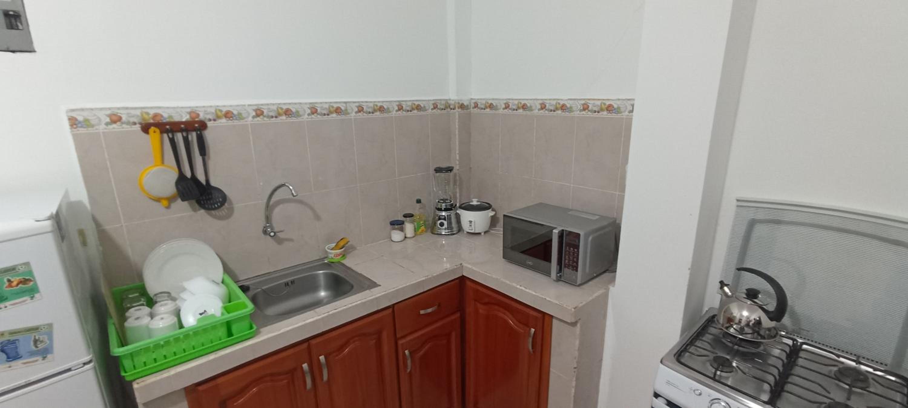 Teresita's House Suites con cocina privada , ideal para parejas, AC, wifi agua caliente, cerca del aeropuerto, a pocos pasos del malecón San Cristóbal