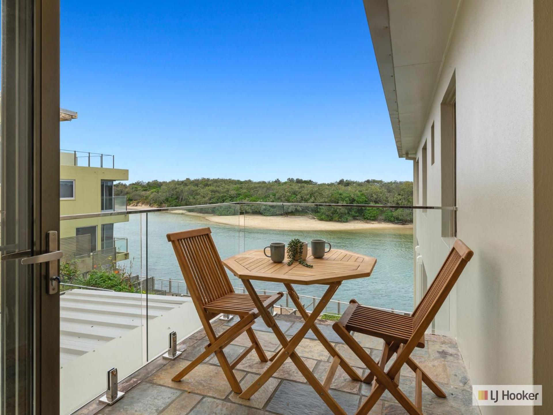 Coastal Creekfront with Pontoon Access