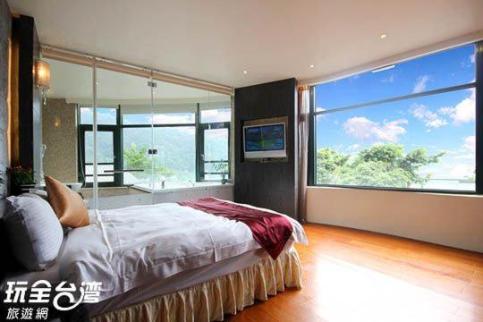 Shuian Lakeside Hotel