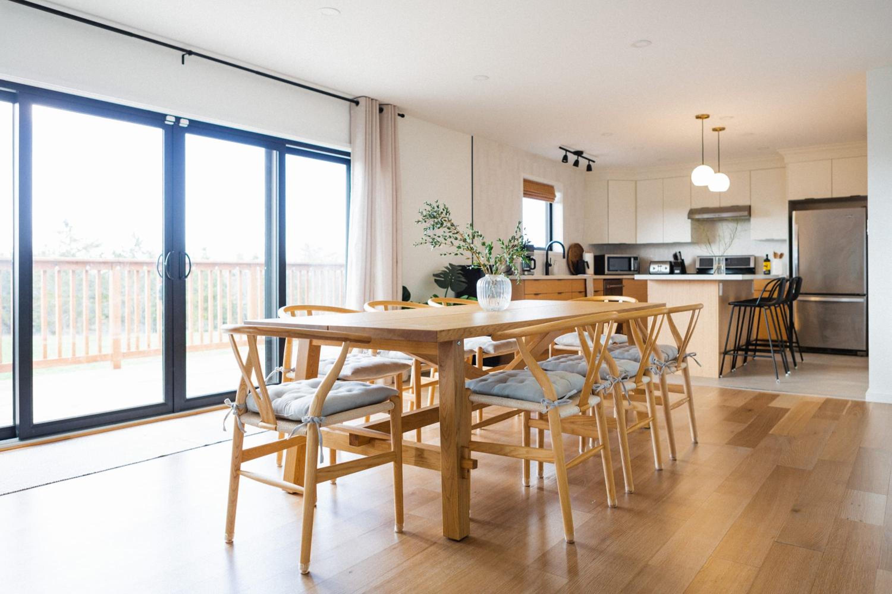 Old Milford - Modern Home 5 Minutes from Picton