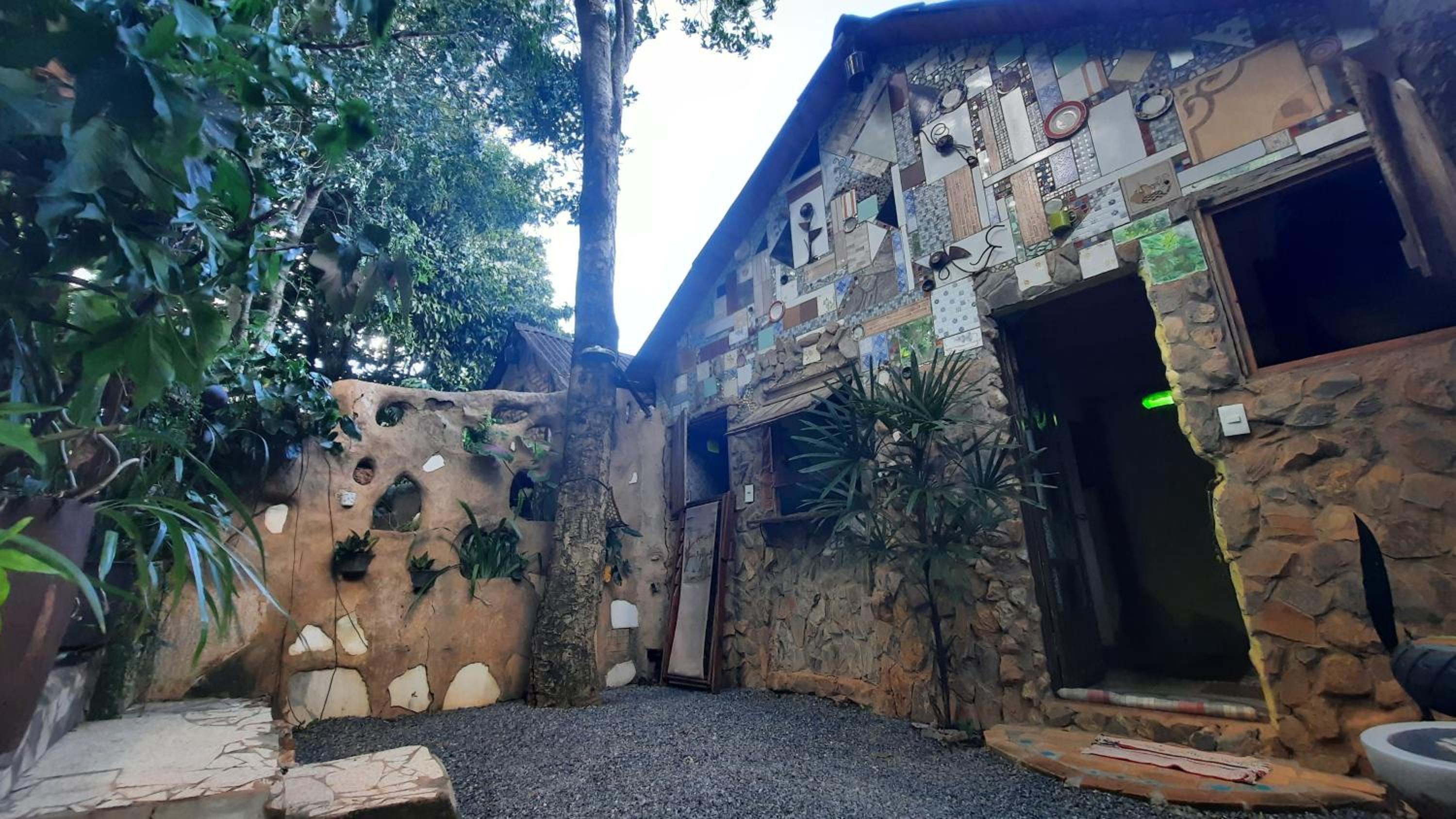 NOMADAS chalés, mini casinhas, bangalôs , área de camping e cozinha compartilhada