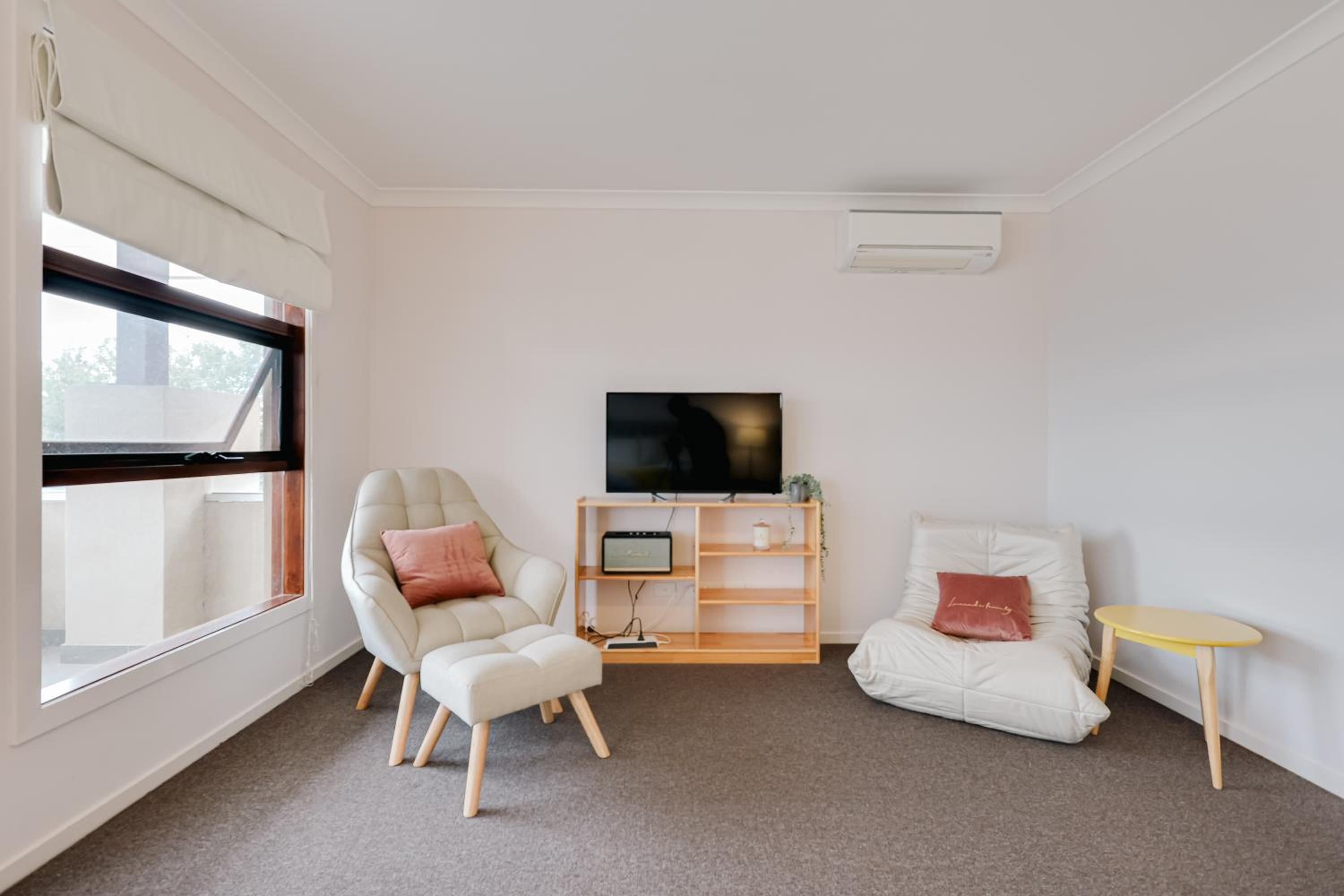 StayAU 5BR Contemporary Getaway Point Cook