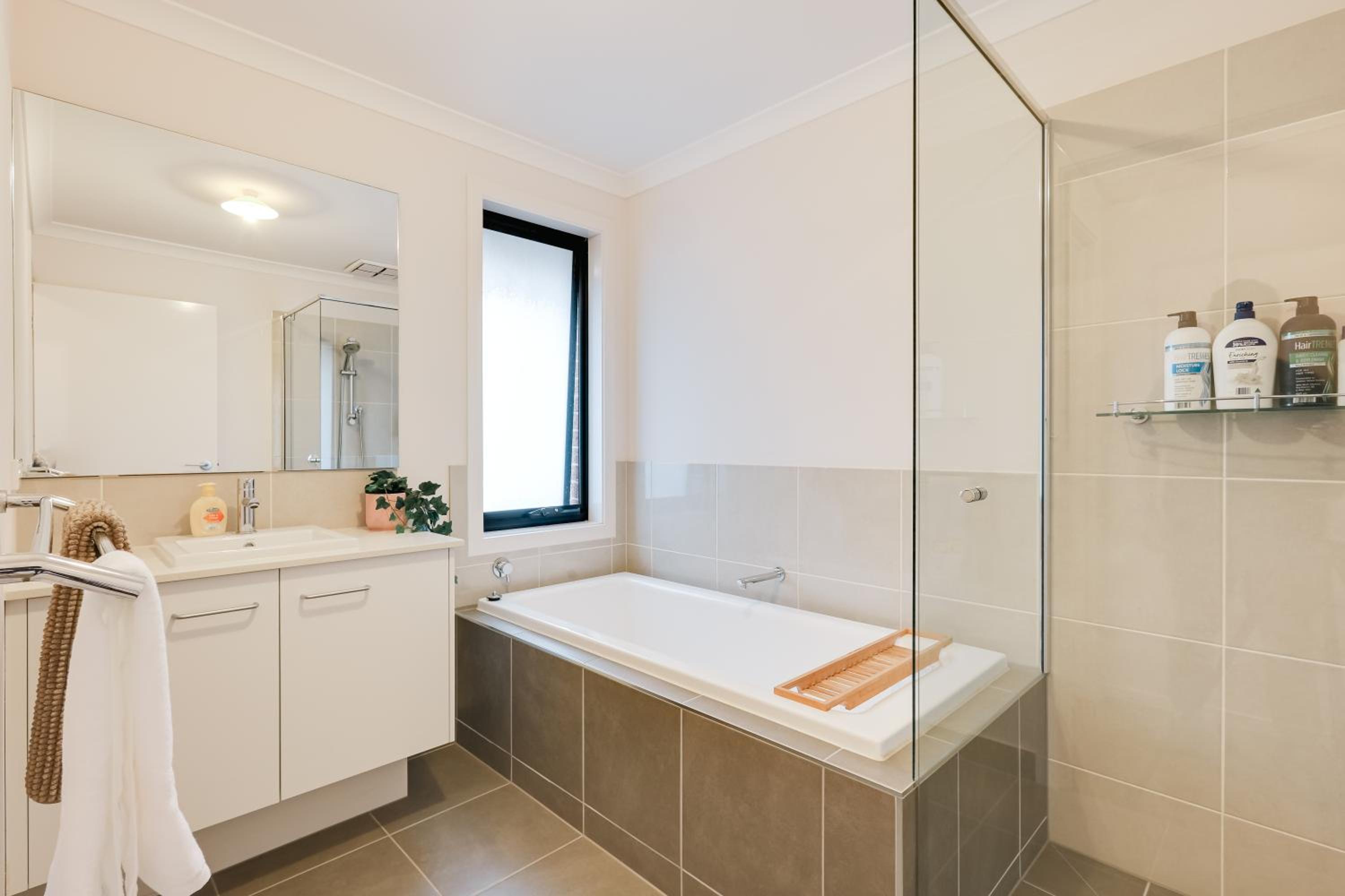 StayAU 5BR Contemporary Getaway Point Cook
