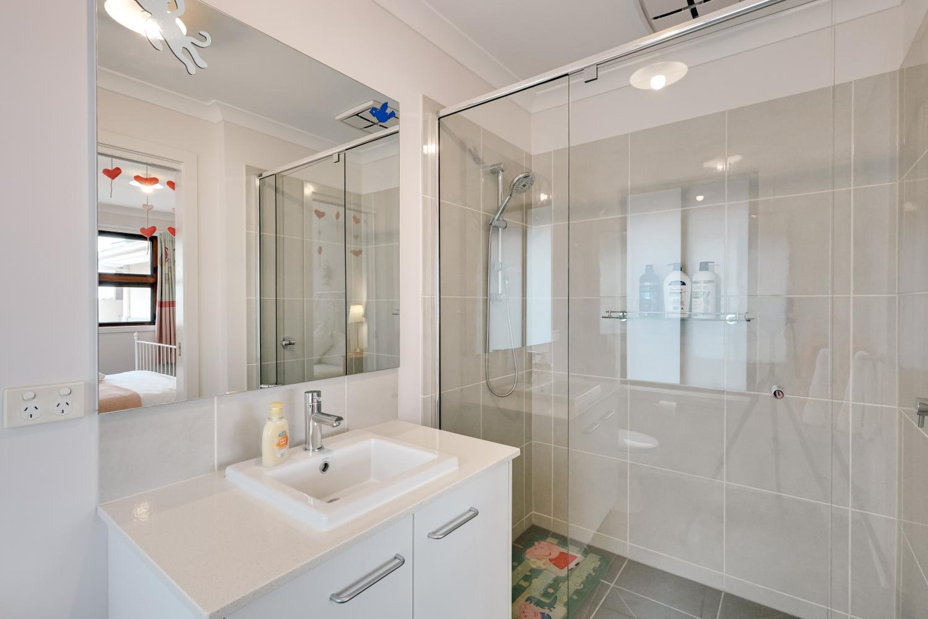 StayAU 5BR Contemporary Getaway Point Cook