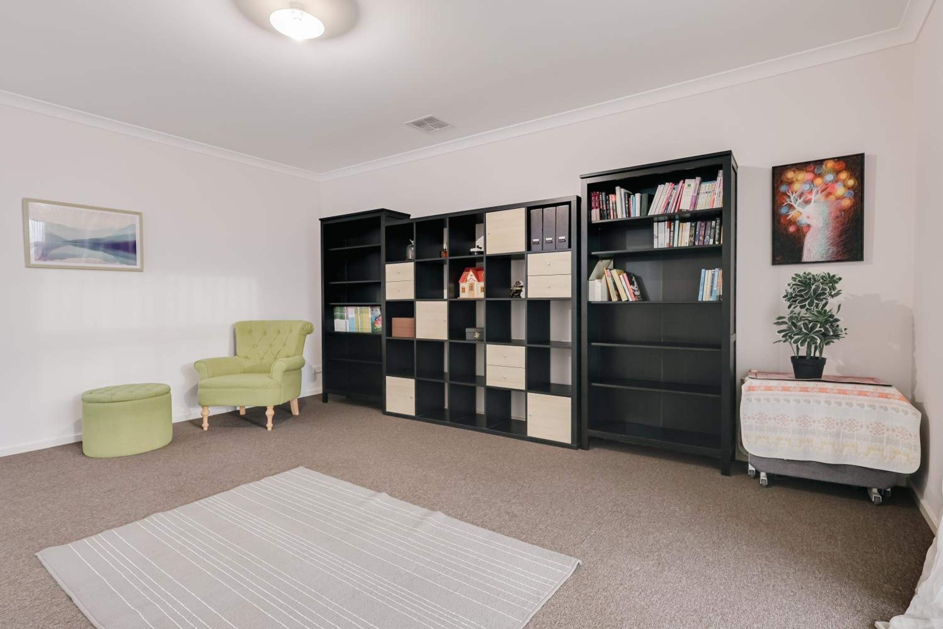 StayAU 5BR Contemporary Getaway Point Cook