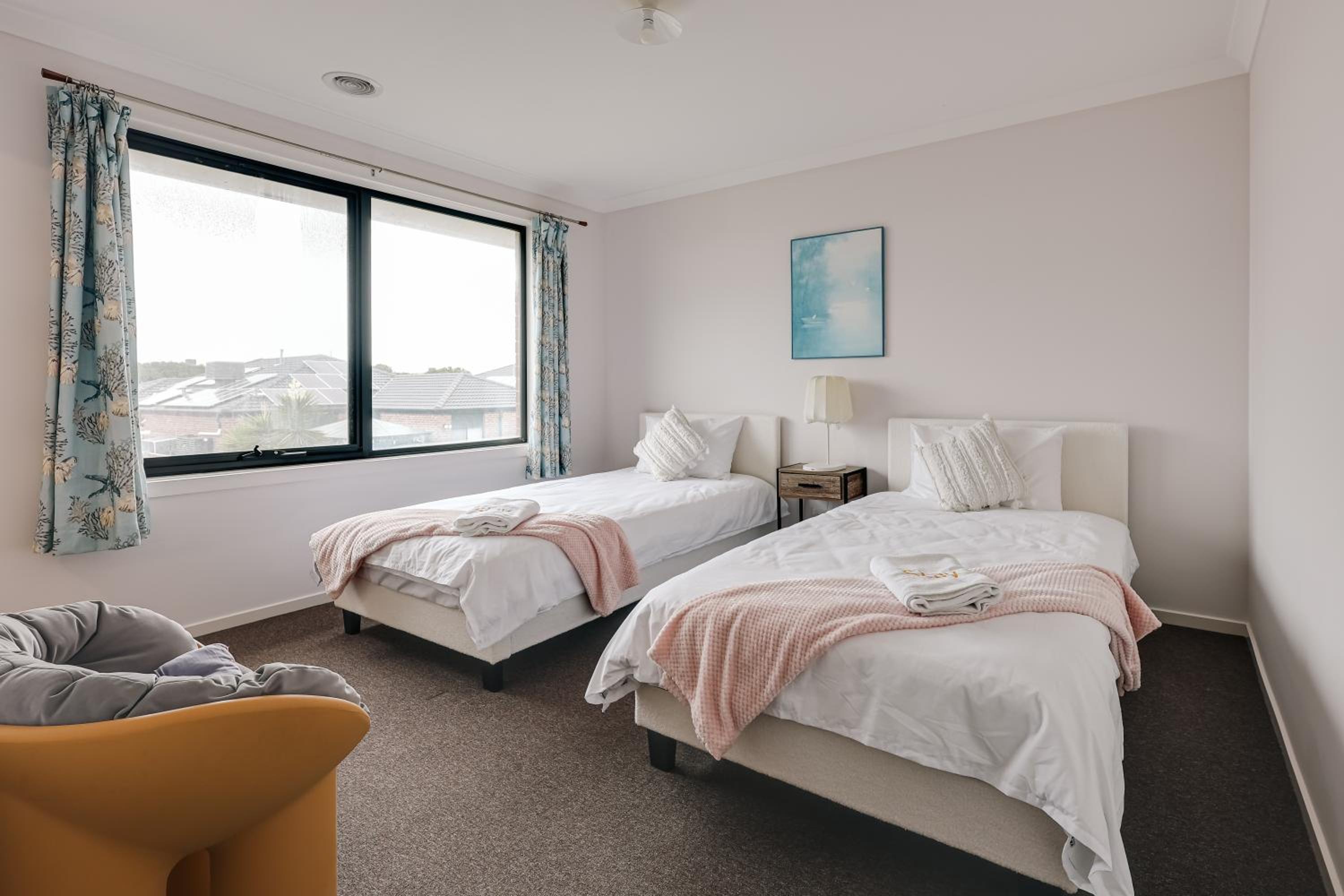 StayAU 5BR Contemporary Getaway Point Cook
