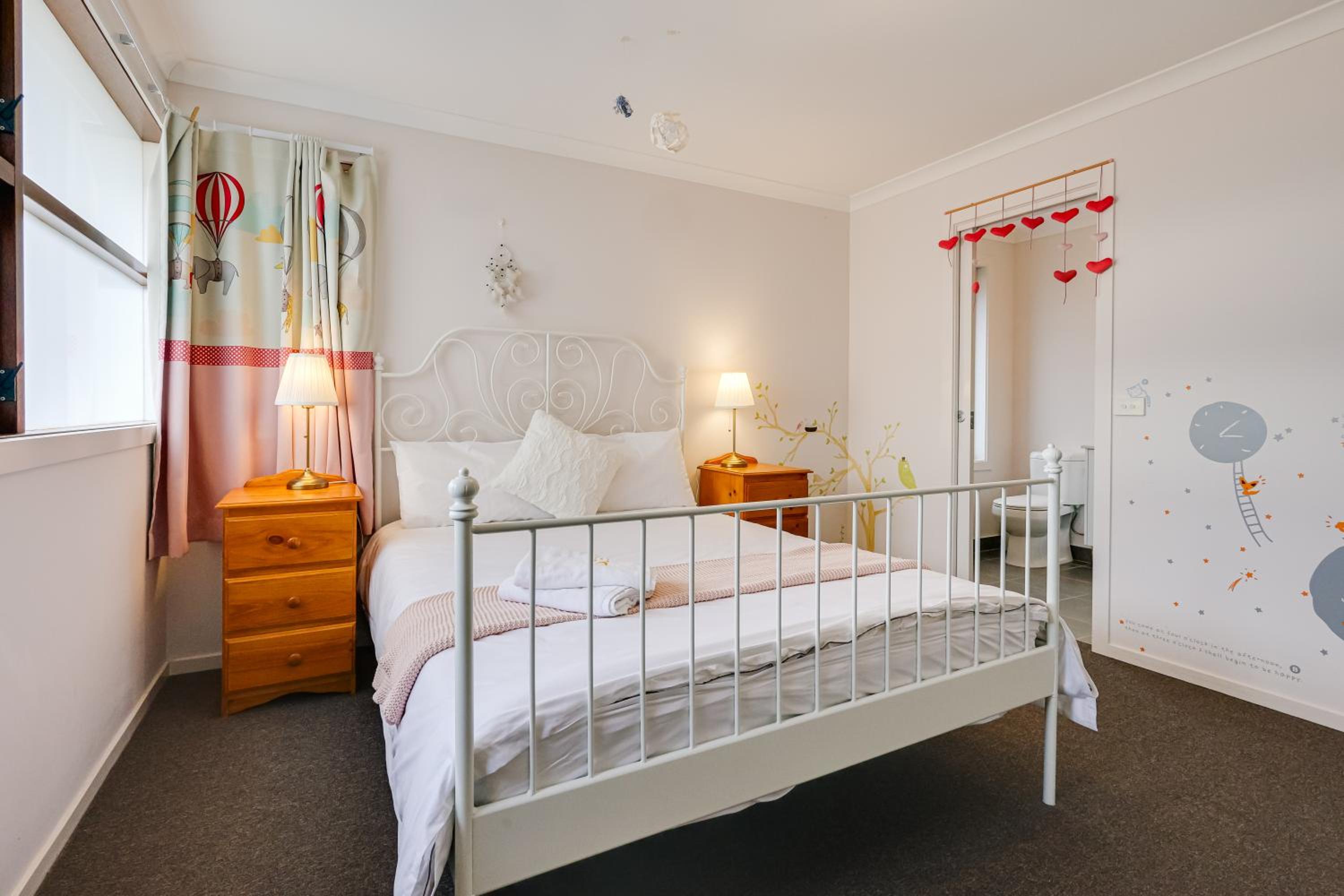 StayAU 5BR Contemporary Getaway Point Cook