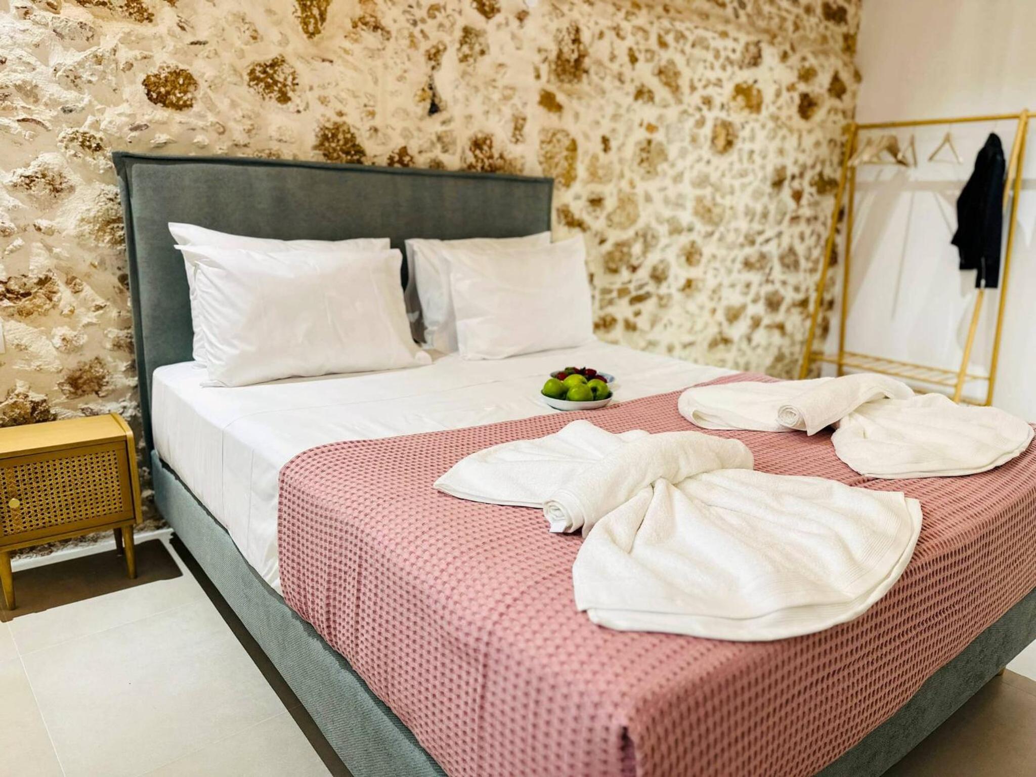 Roussos Place - Next To Splantzia Square - 2bd 2ba view 3